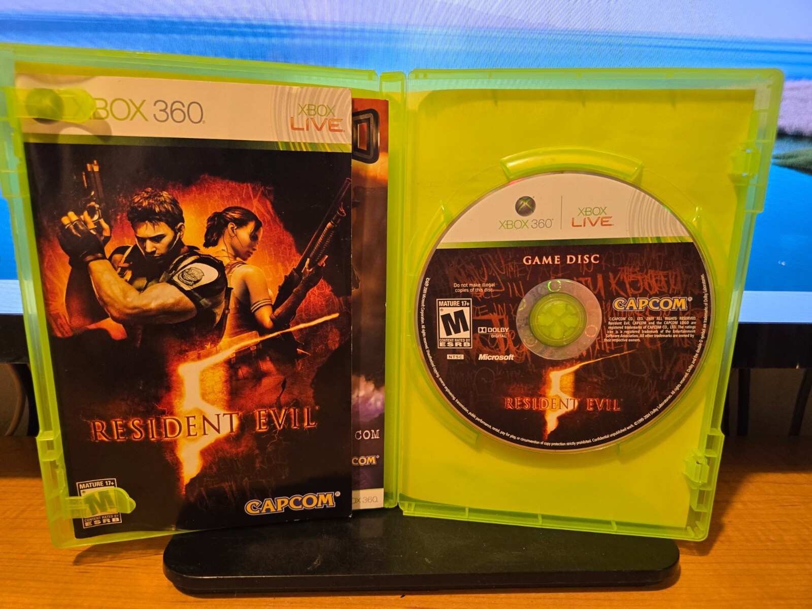 Resident Evil 5 & 6 (Microsoft Xbox 360 Lot) Capcom, Complete