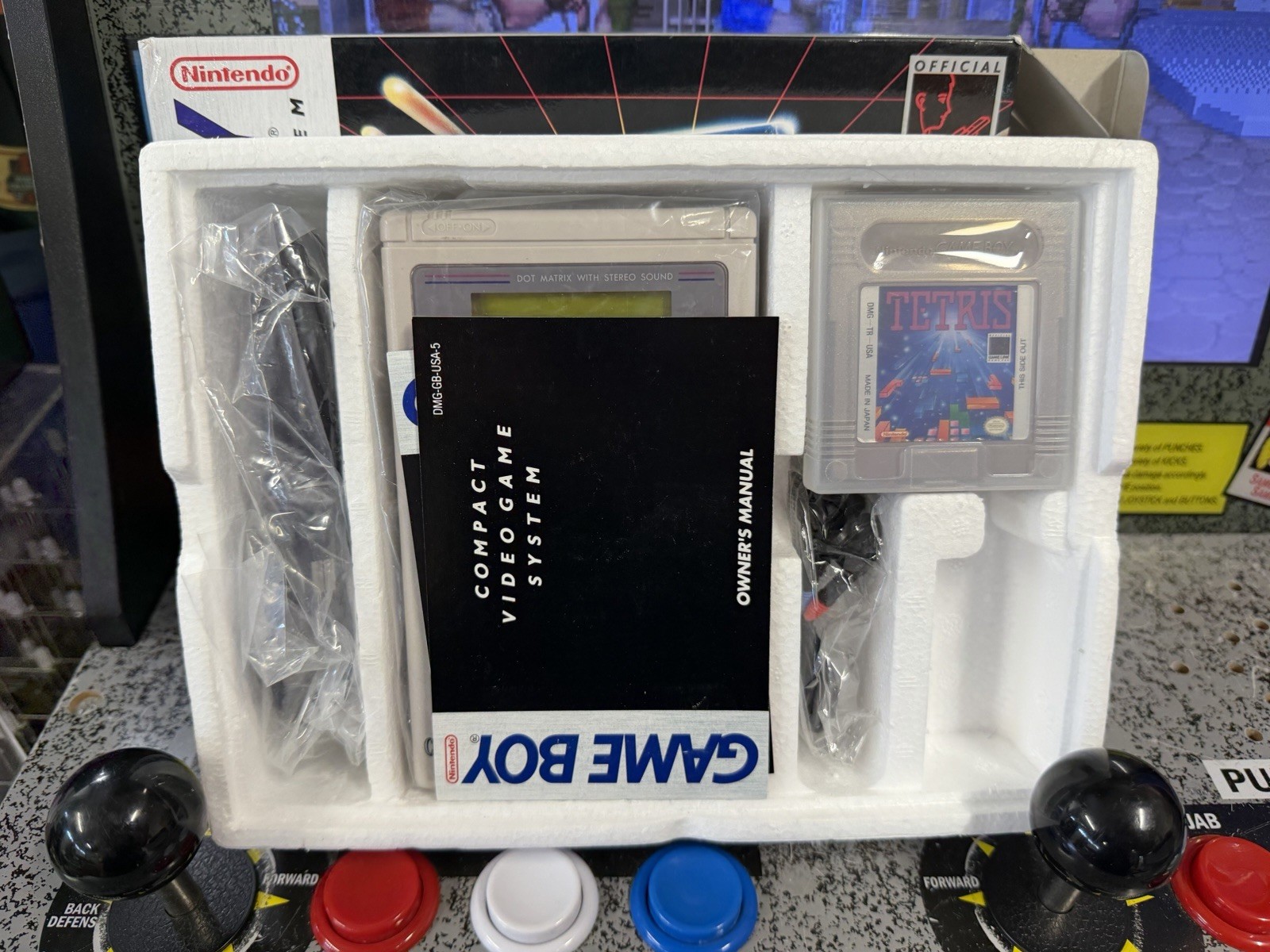 RARE Nintendo Game Boy DMG-01 Iveco Truck Commercial Motor Ford Variant /100
