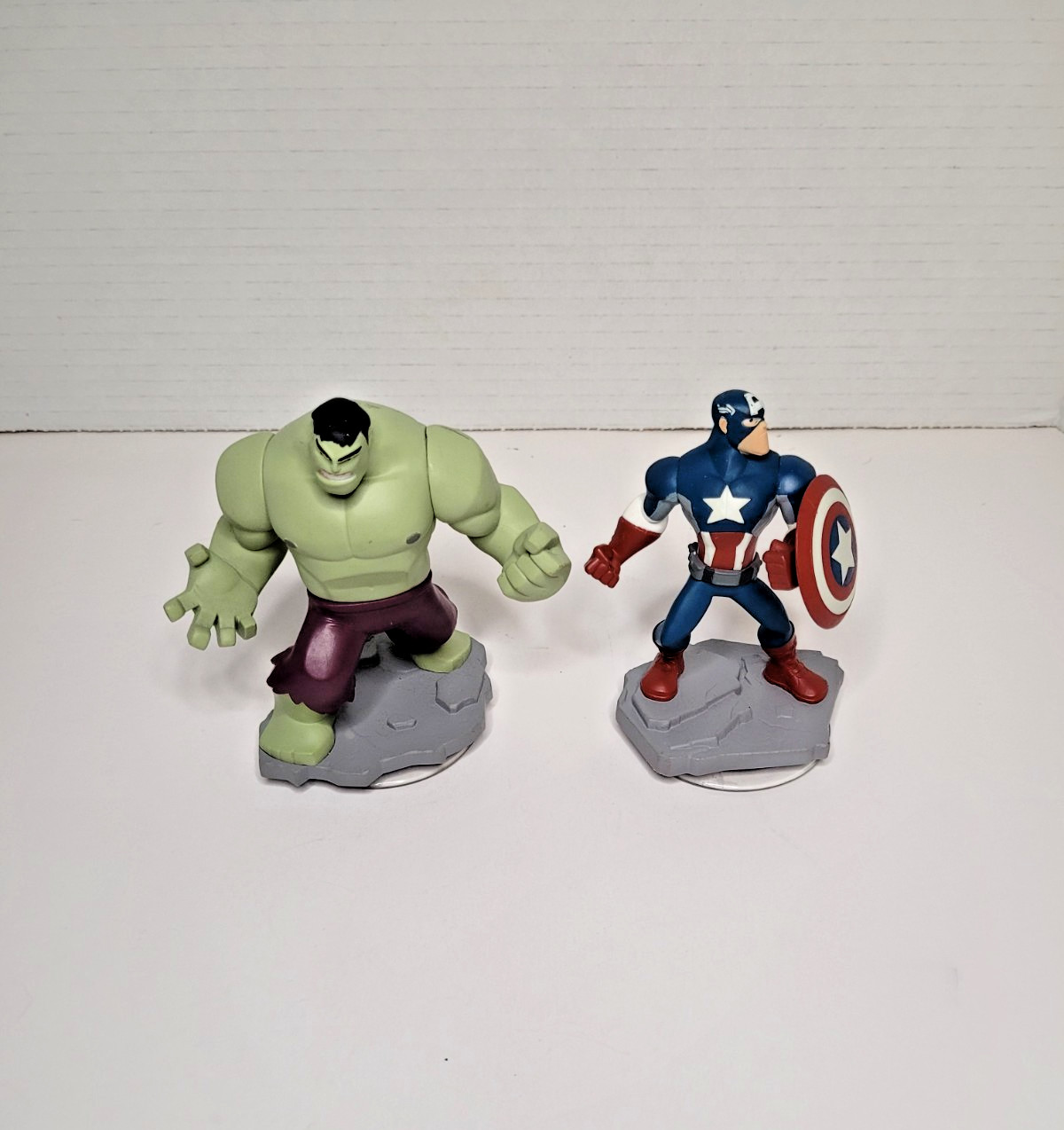 Disney Marvel Captain America and Incredible Hulk Infinity 2.0 Pieces