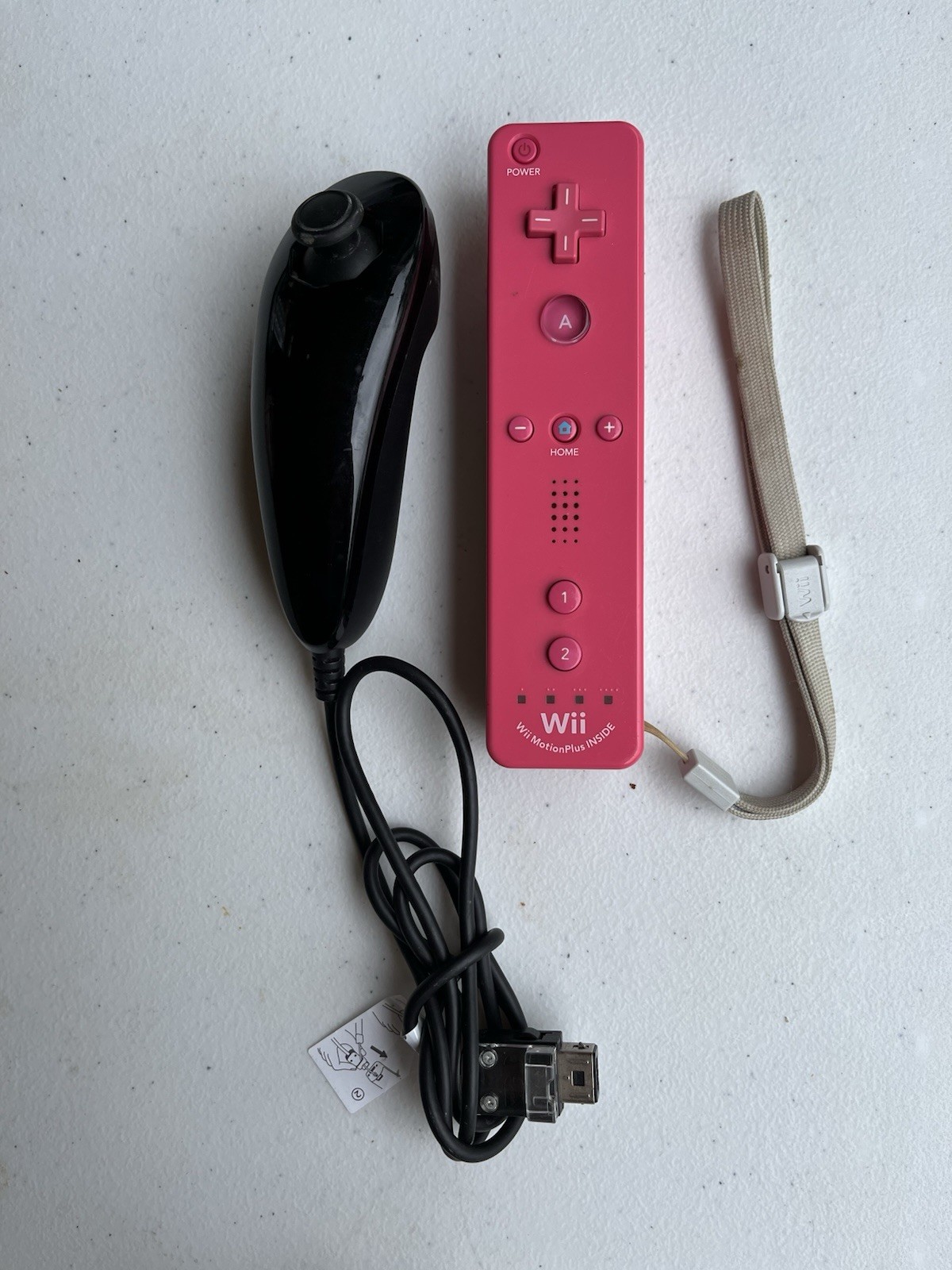 Nintendo Wii Remote Controller RVL-036 Wii Motion Pink W/ Black Nunchuck CVR