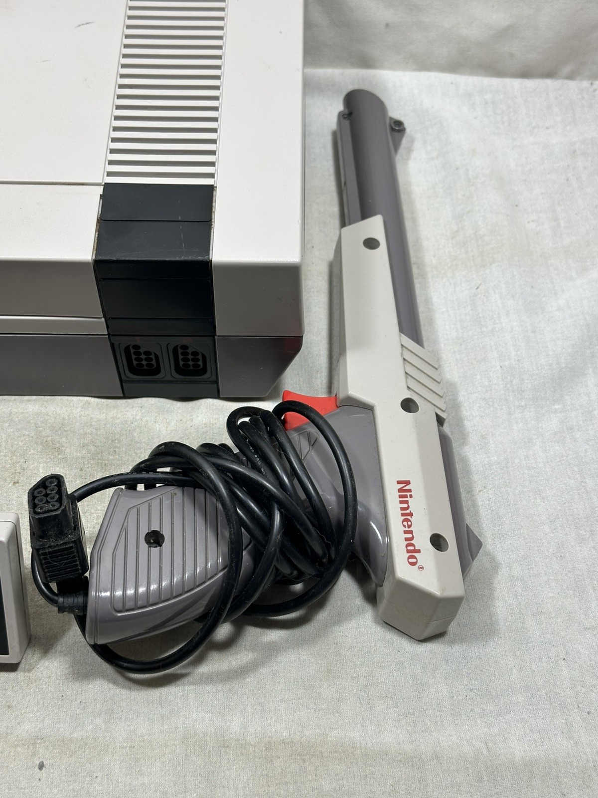 Nintendo Entertainment System NES-001 Console OEM Bundle – NEW 72 Pins – Tested