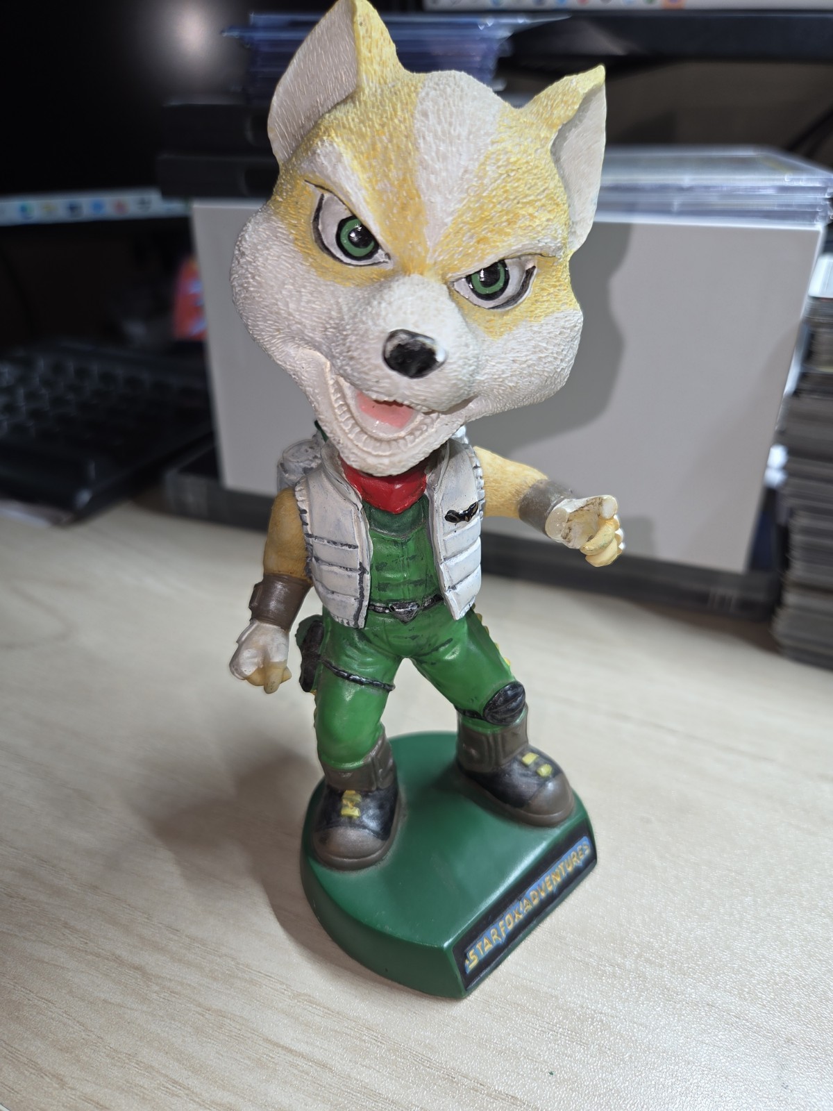 2002 Nintendo STARFOX Adventures Bobblehead Limited Edition – Broken fingers!