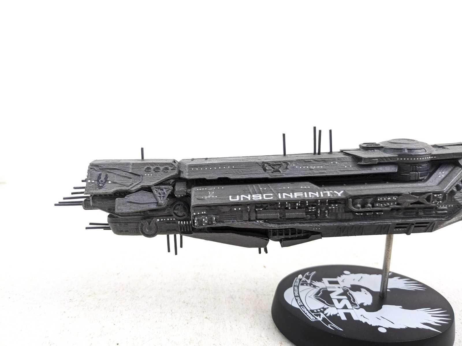 Dark Horse Deluxe Microsoft Halo UNSC Infinity 9″ Replica Ship Statue 2016
