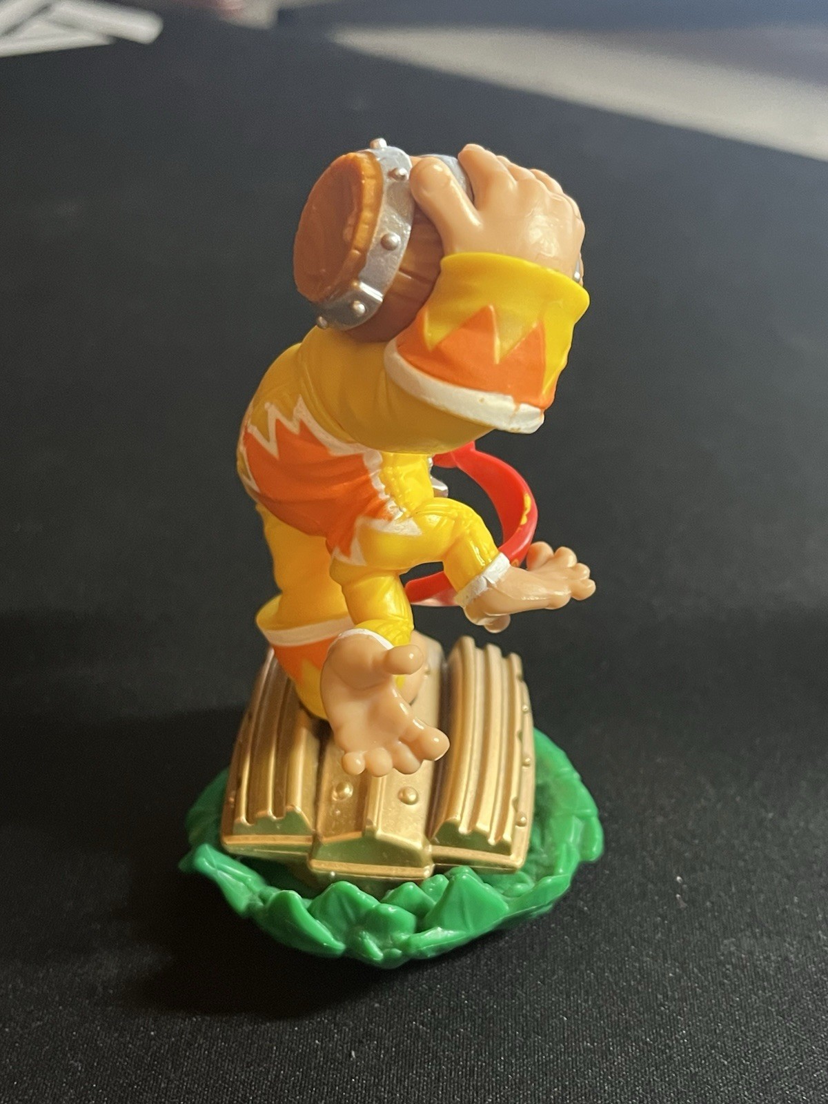 Skylanders Superchargers Turbo Charge Donkey Kong Amiibo and Barrel Blaster