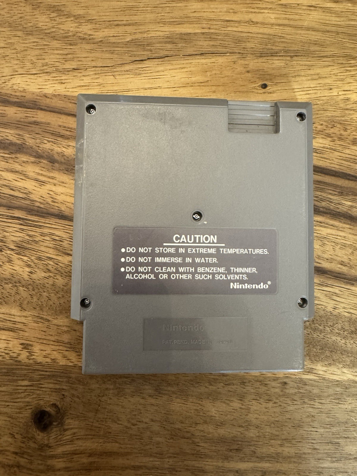 Nintendo R.O.B ROBOTIC OPERATING BUDDY ROBOT NES 1985 Powers on with Gyromite
