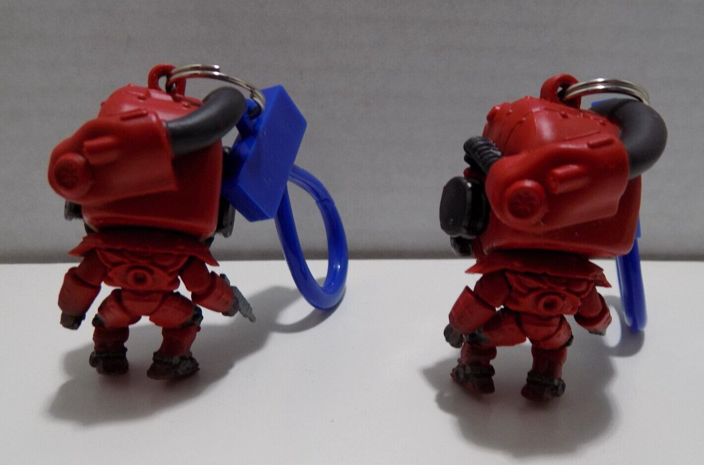 L/2 Video Game Keychain Backpack Clip On Figures Fallout 76 Red X-01 Power Armor