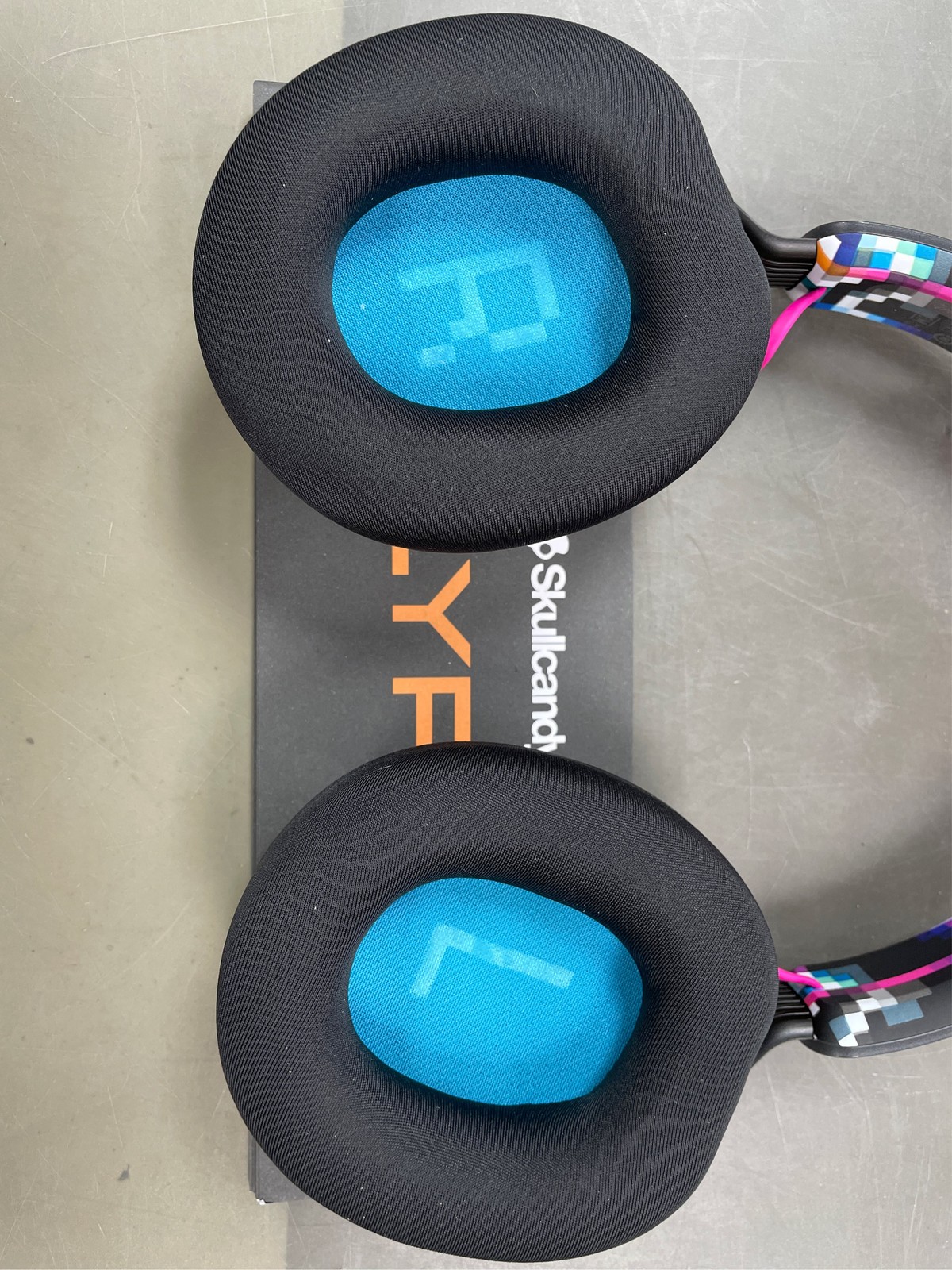 Skullcandy SLYR Wired Pro Over-Ear Gaming Mic/Gaming with Playstation Mobile PC/
