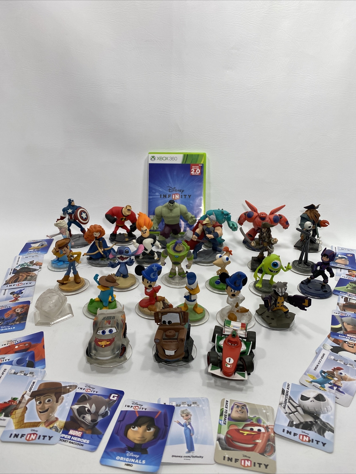 Disney Infinity Lot Of 26 Figures, XBOX Game 2.0, Roll Out Shoulder Bag, Cards