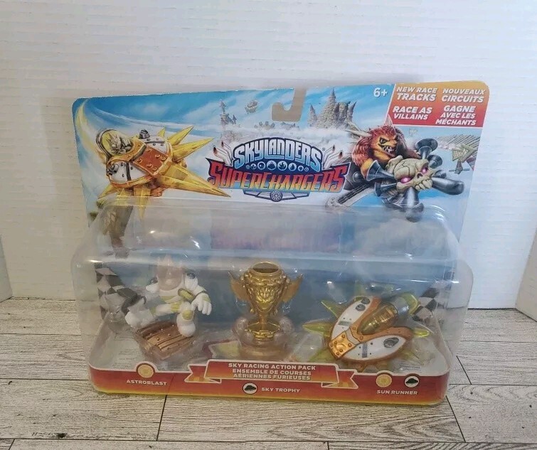 New Skylanders Superchargers Sky Racing Action Pack Astroblast Sun Runner Trophy