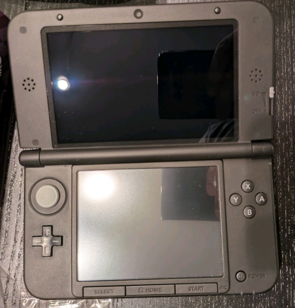 Nintendo 3DS XL Persona Q Shadow of the Labyrinth US Model Excellent Condition