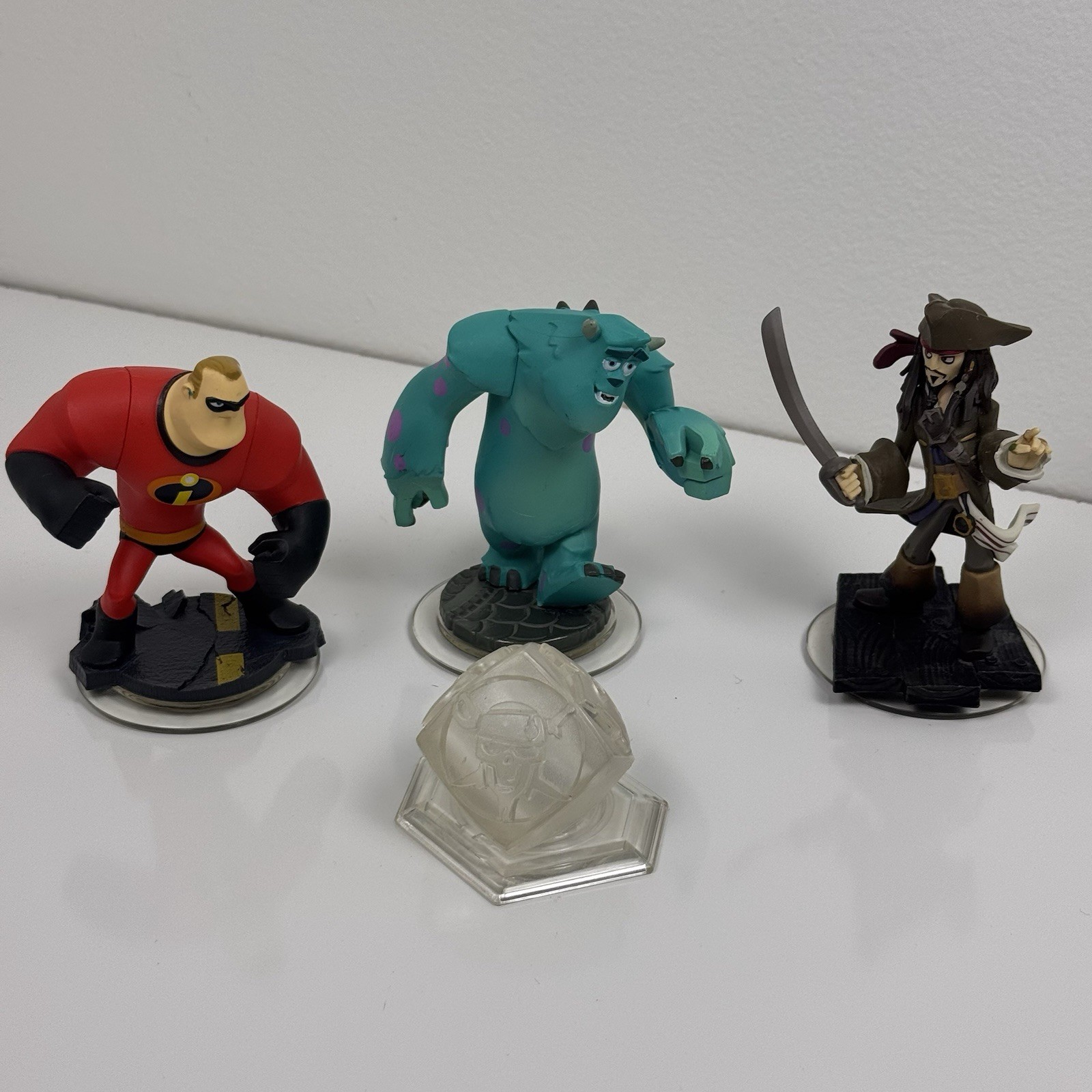 Disney Infinity Mixed Lot Marvel Frozen Pirates Incredibles Video Games & Dock