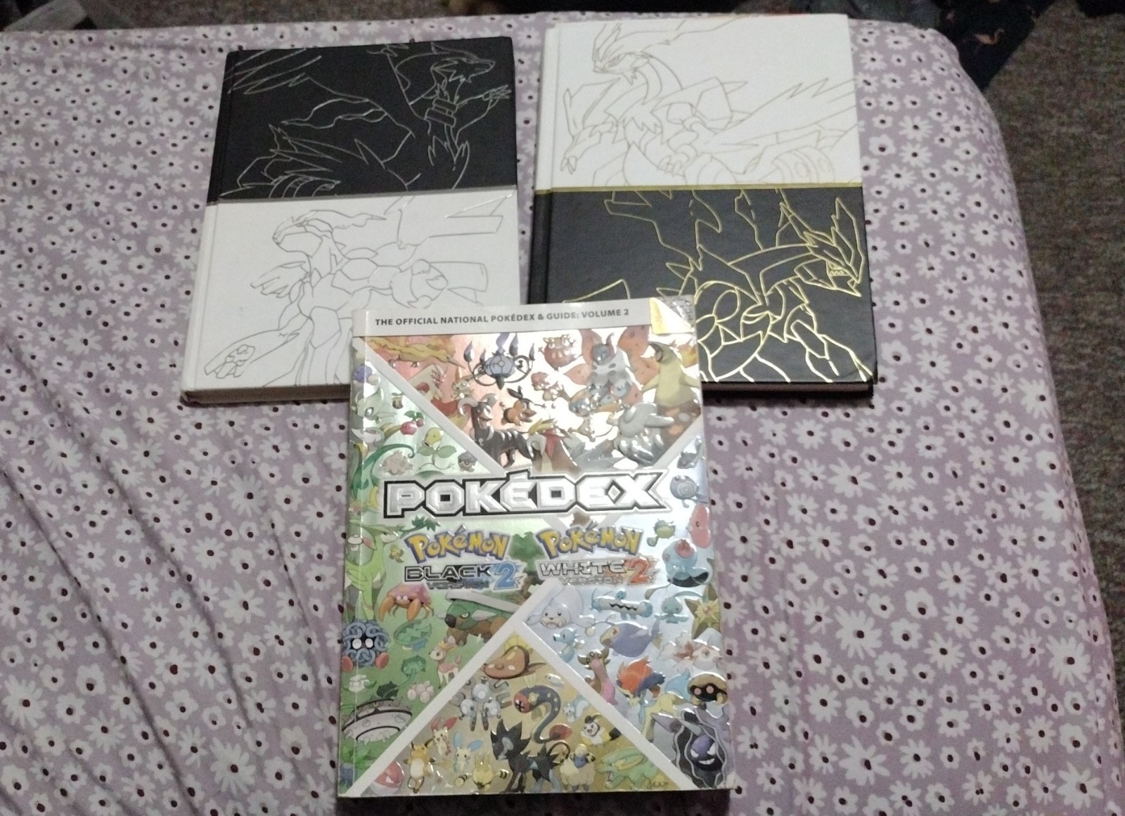 Pokemon Black & White LTD Collector’s Edition Strategy Guide & Unova Pokedex