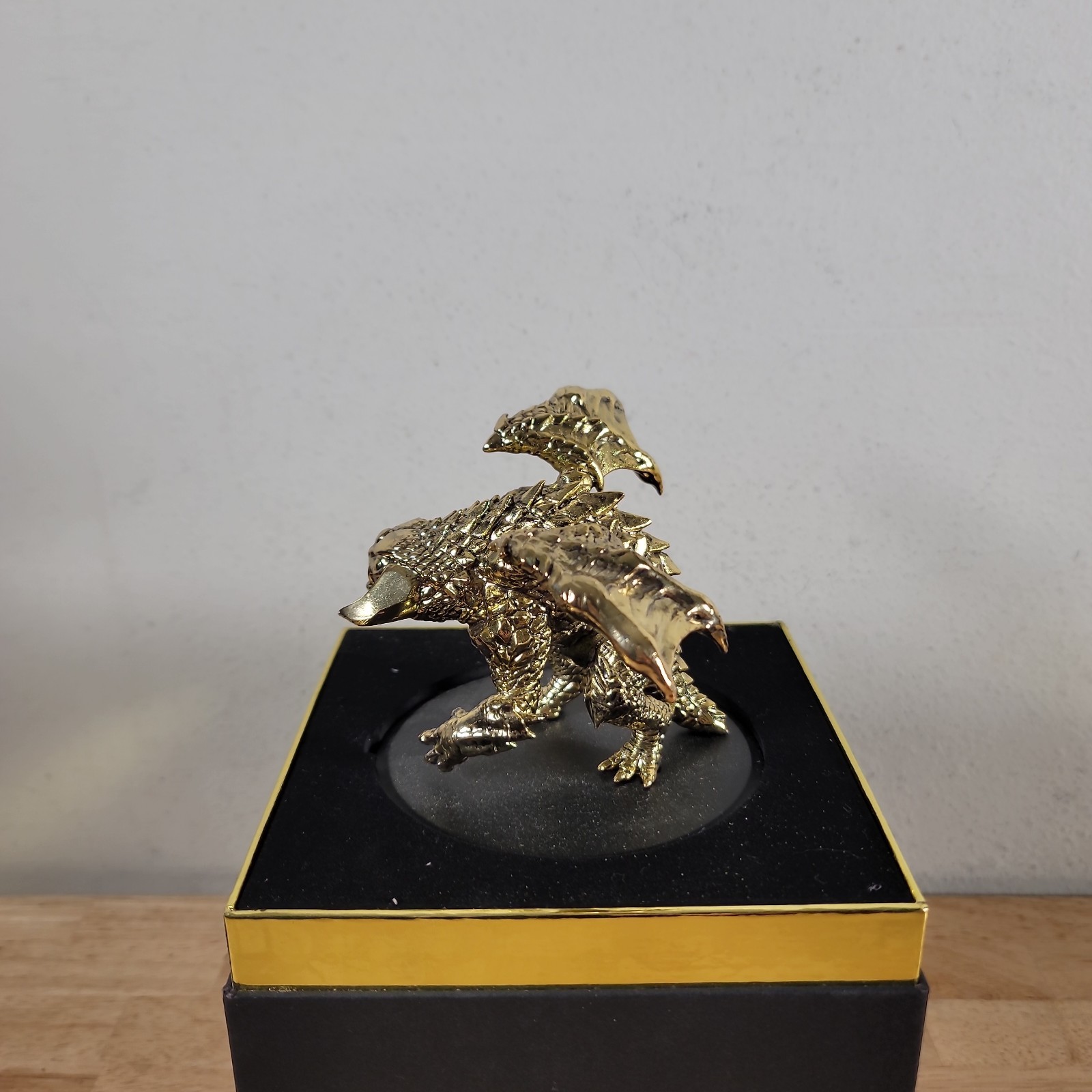 Dota 2 Baby Roshan Statue (Golden) 2020 Collectible Figure