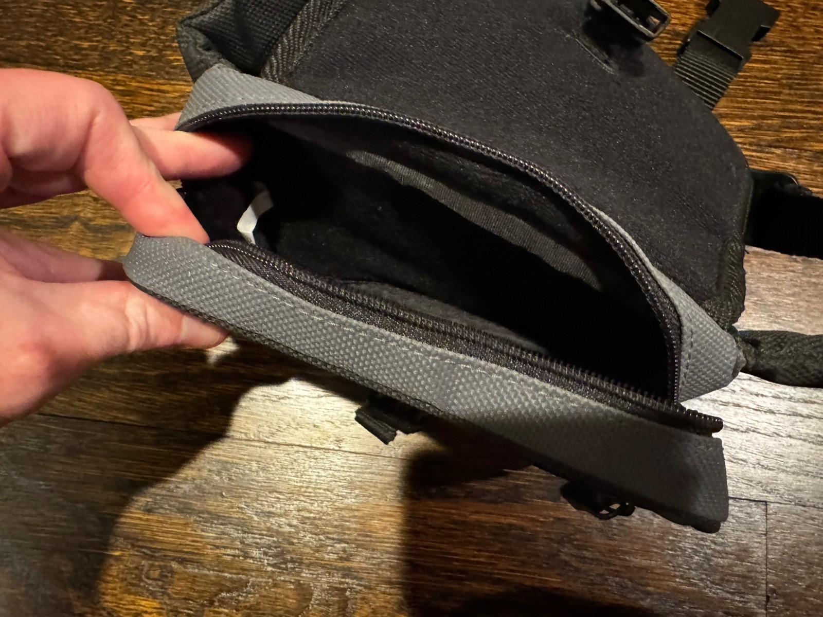 Vintage 1990’s Nintendo GameBoy Fanny Pack Case Black & Gray