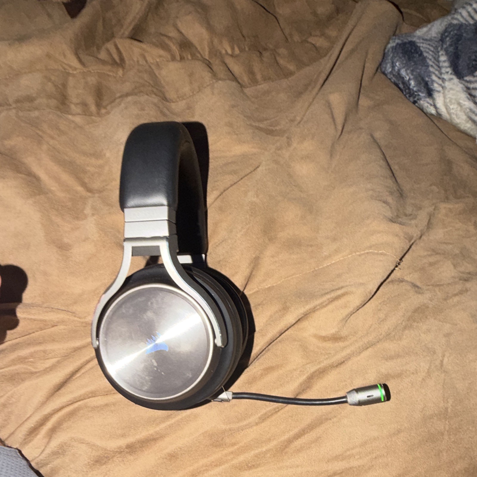 Corsair VOID Wireless RF Over-Ear Headset Detachable Boom Mic USB Dongle