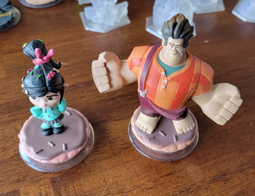 Disney Infinity Figures Lot 30+ Star Wars Marvel Cars Crystal Mickey Ralph