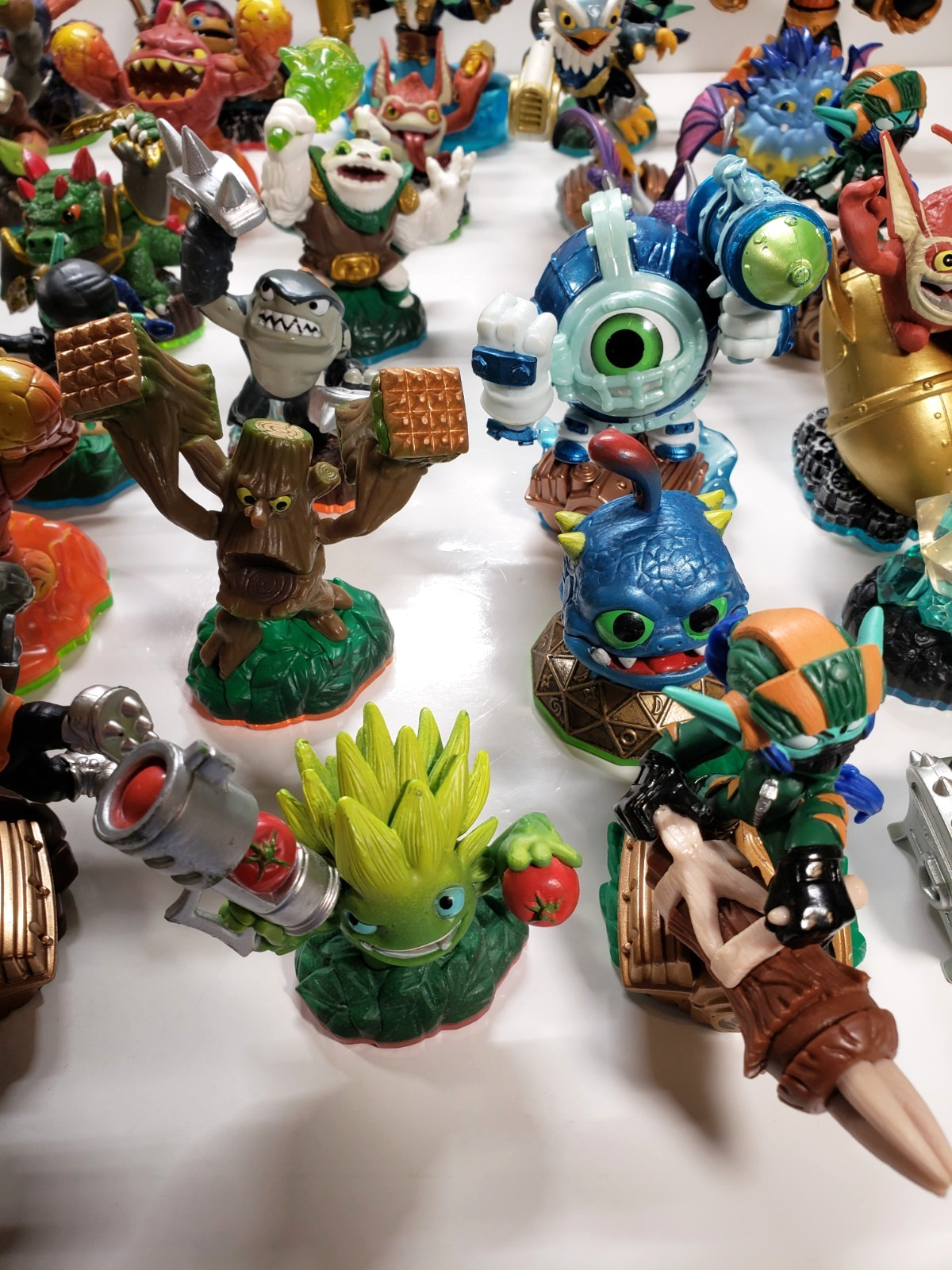 Skylanders Lot of 42 Figures – Superchargers Spyro’s Adventure Giants Swap Force