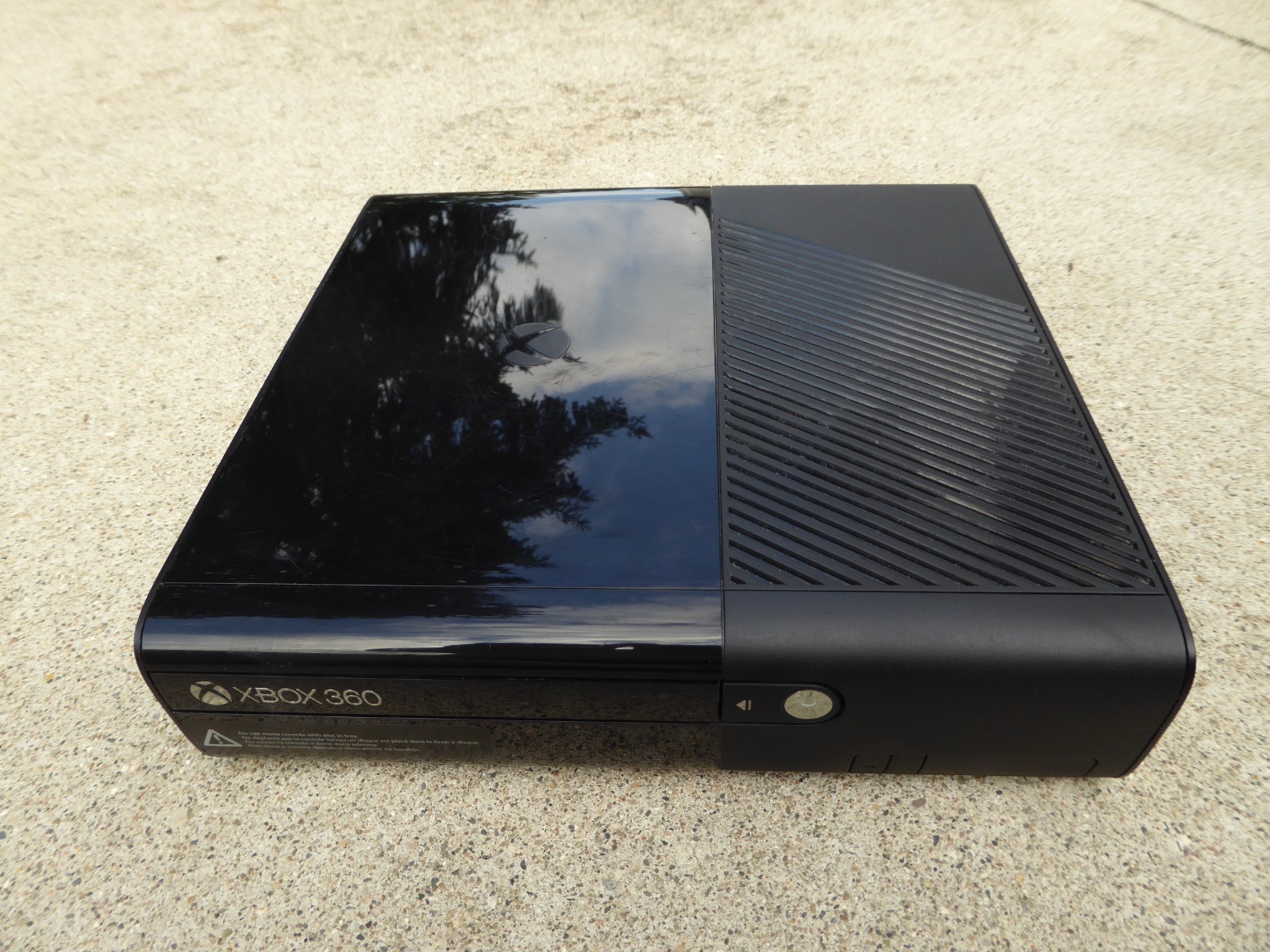 Bundle Microsoft Xbox 360 E 250GB console With, Kinect, Controller Tested