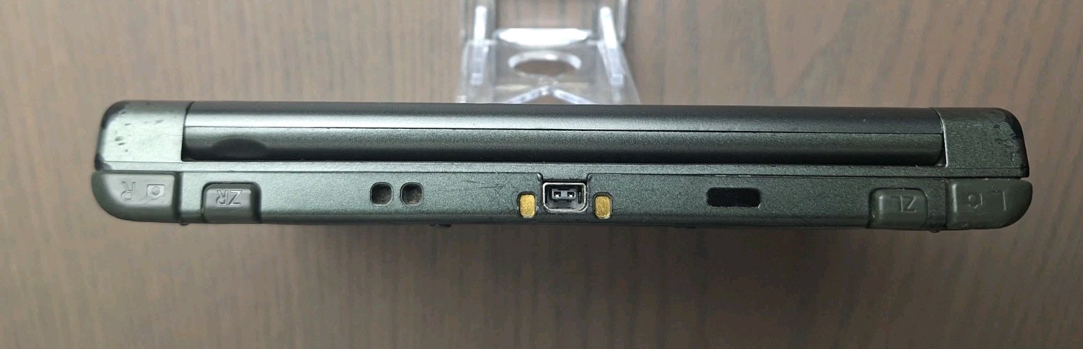 New Nintendo 3DS XL Metallic Black Charger 32GB SD Card REGION FREE