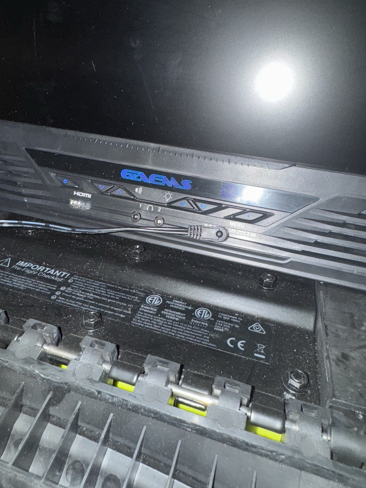 gaems vanguard g190 portable gaming monitor