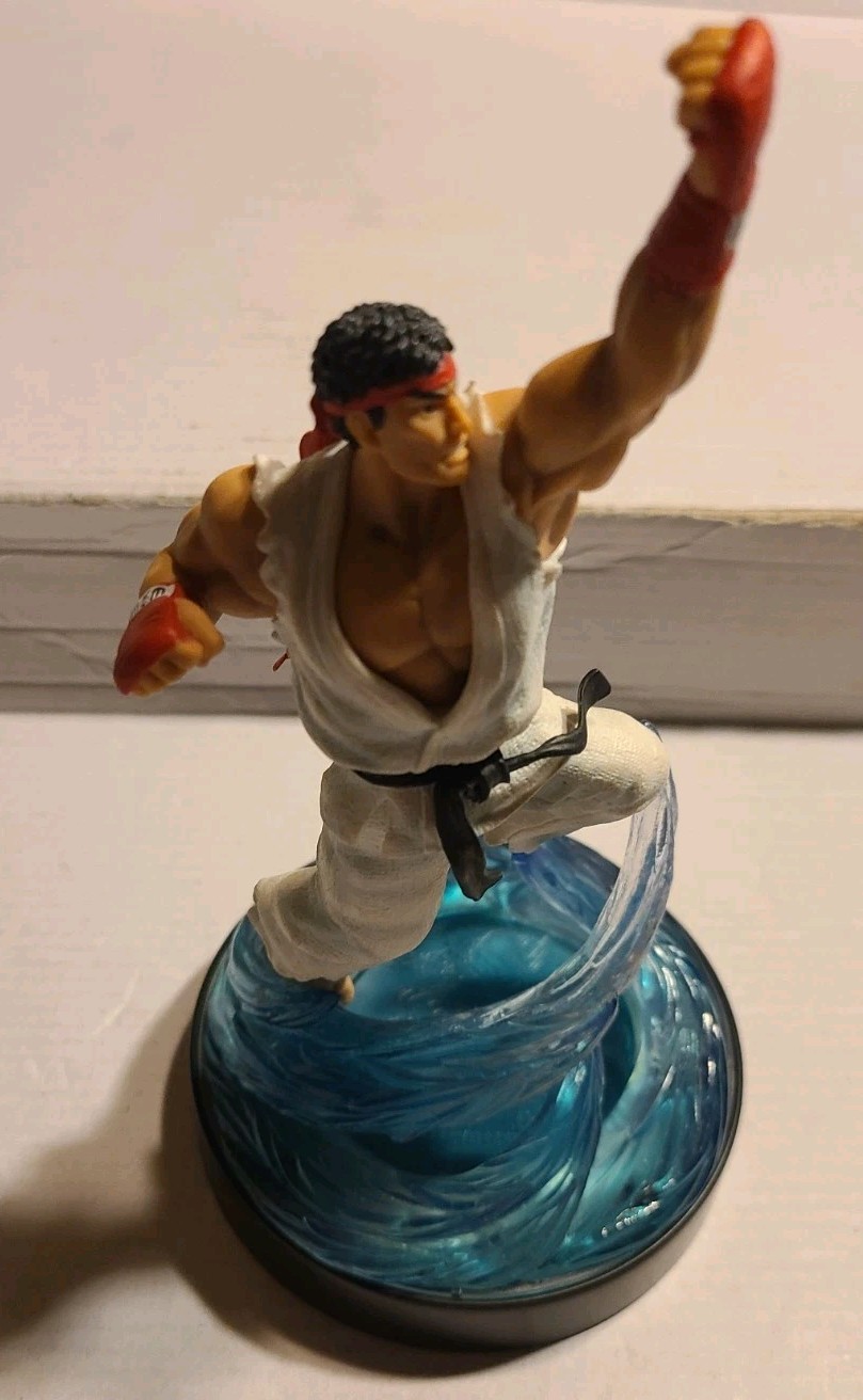 NEW Street Fighter 25th RYU Light-Up Statue Figure from PS3 Collector’s Edition