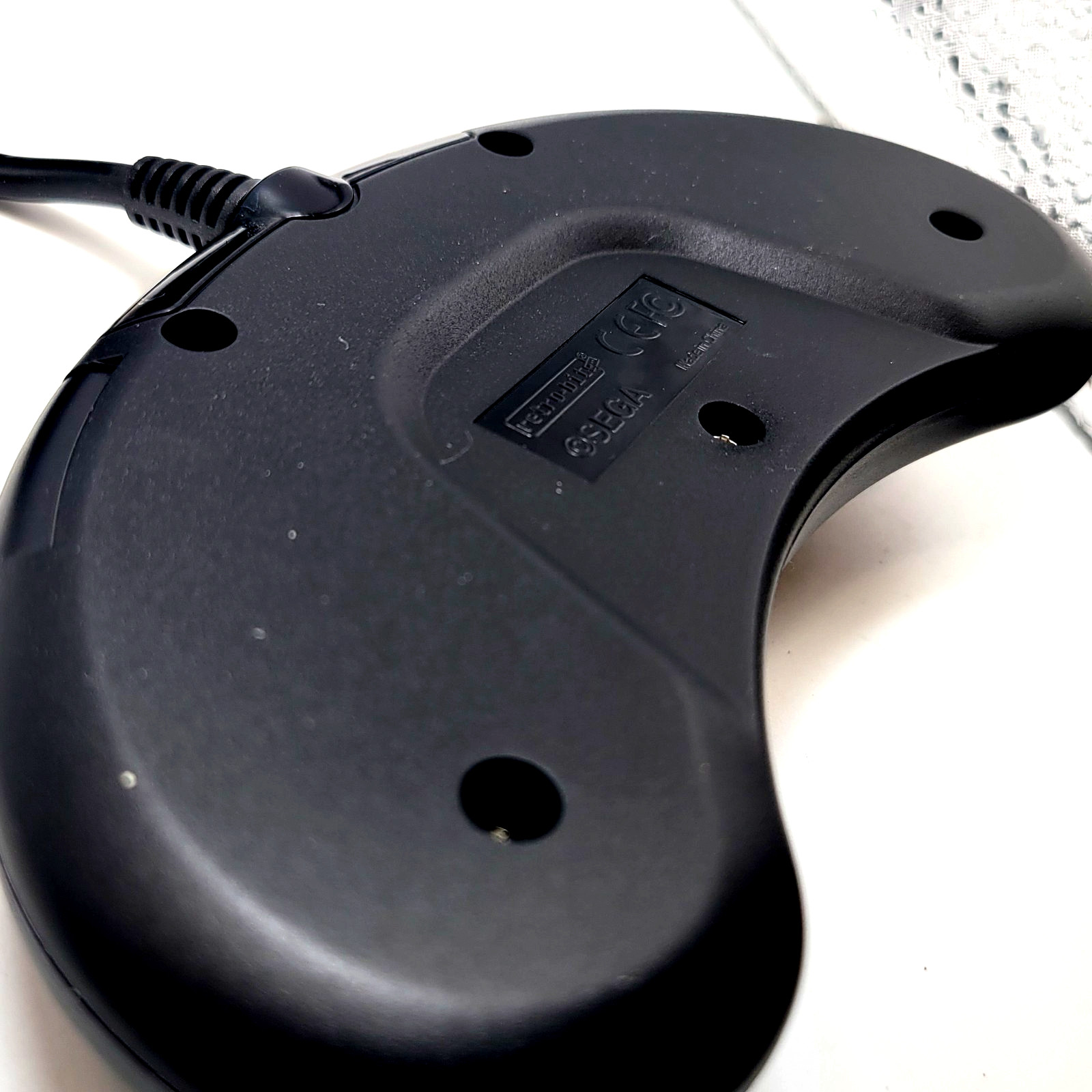 Retro-Bit Official Sega Genesis Controller 6-Button Arcade Pad – Black