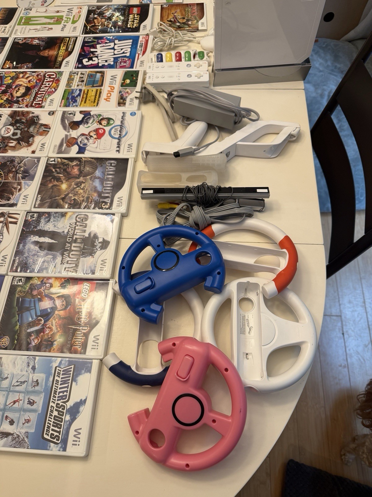 Nintendo Wii Console Bundle 25+ Games Mario Kart Smash Bros Wii Sports 2 Remotes