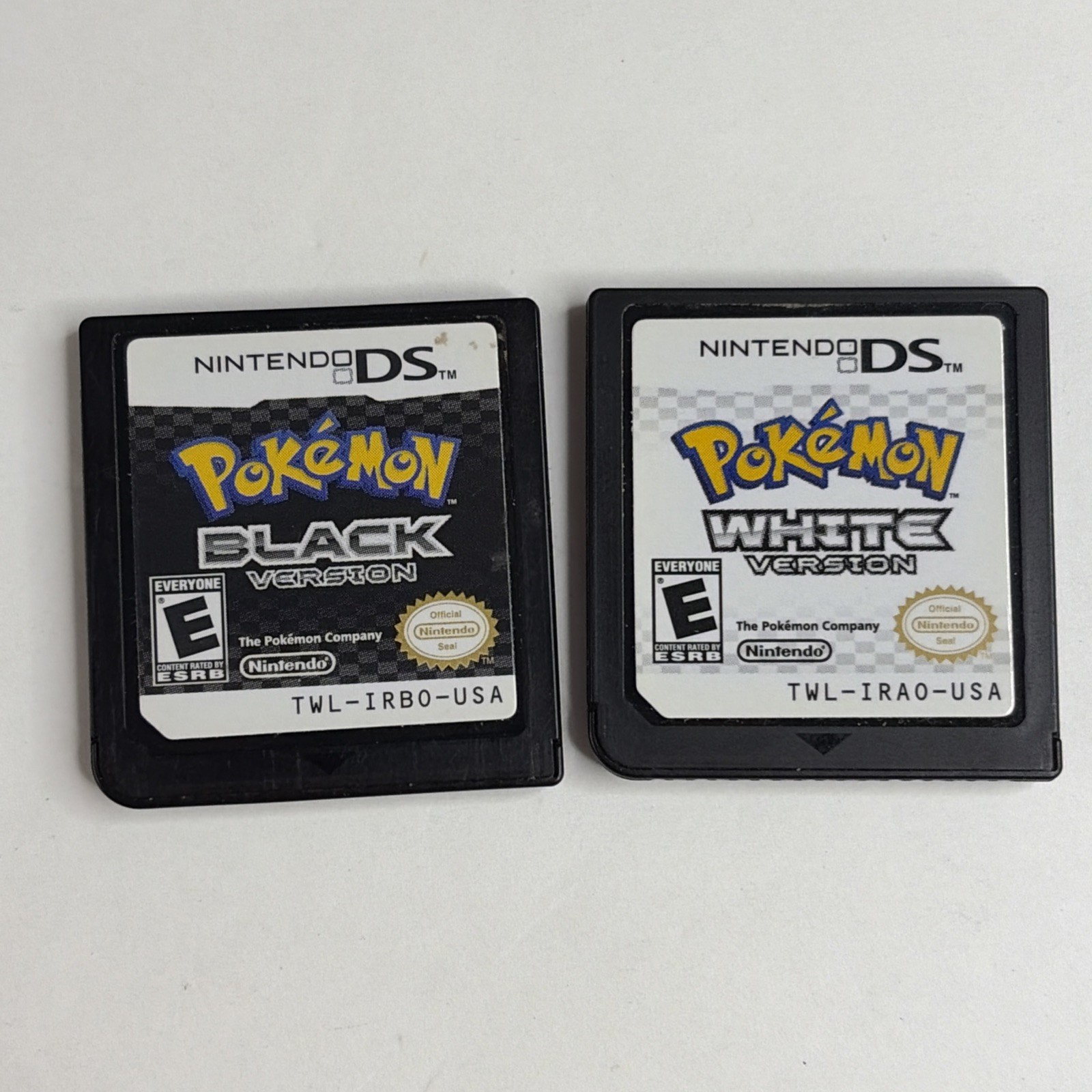 Pokémon Black And White Version In Box Nintendo DS Authentic Lot Of 2 Games