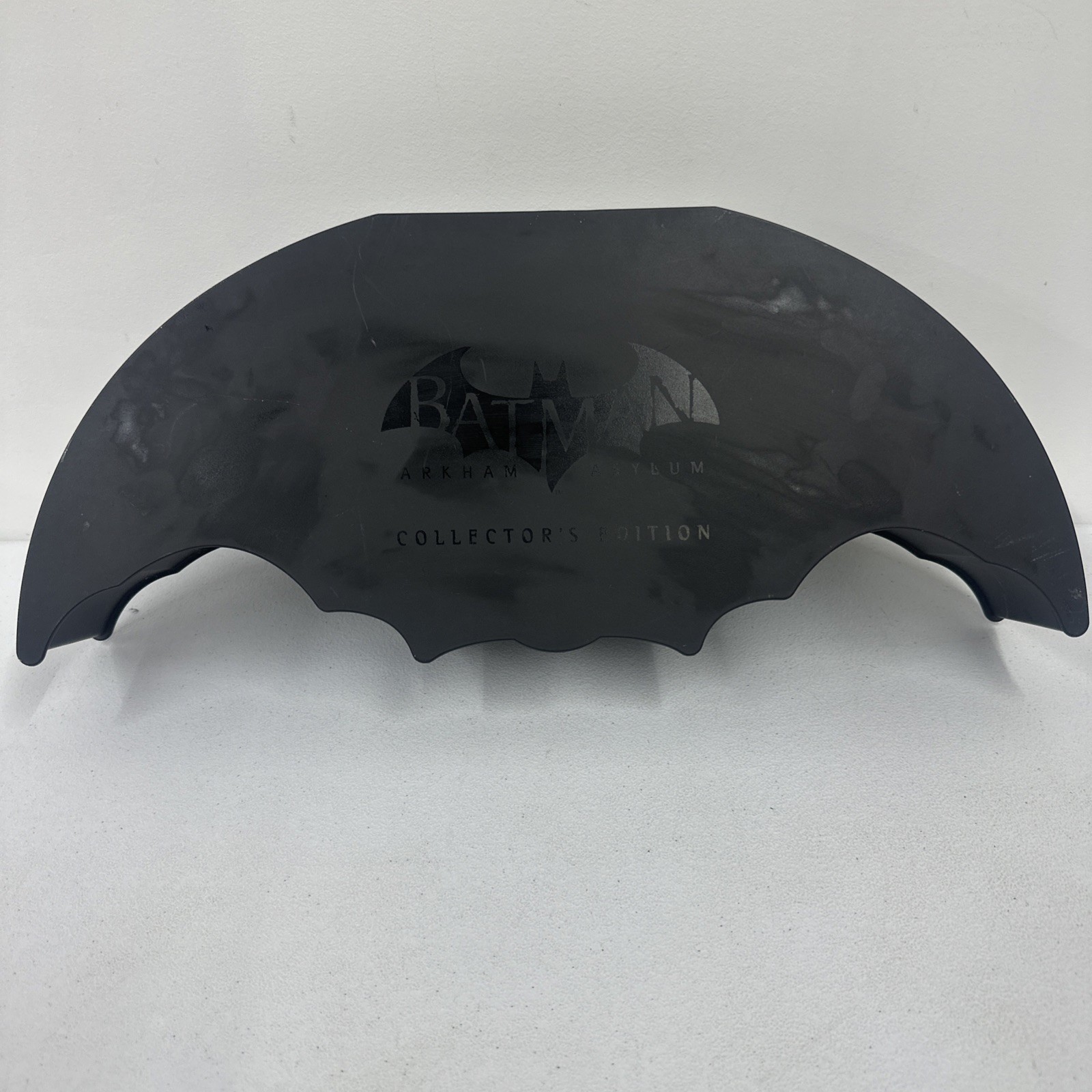 Batman Arkham Asylum Collectors Edition Wing Case, Batarang, Book No Game Wear