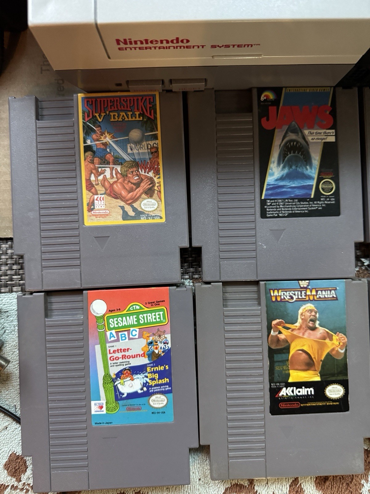 Nintendo NES Console Bundle Lot w/ Zapper, 2 Controllers, 6 Games & Cables