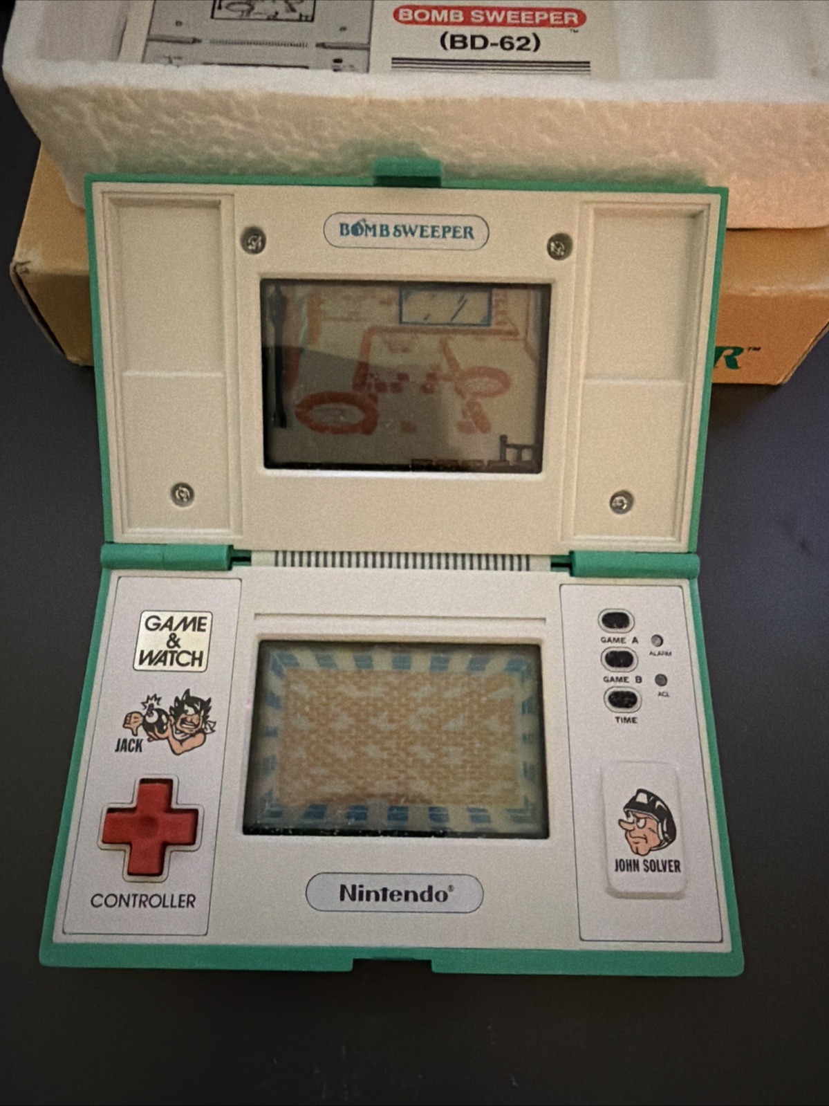 Nintendo Game & Watch BD-62 Bomb Sweeper Handheld Multi Screen 1987 MINT!