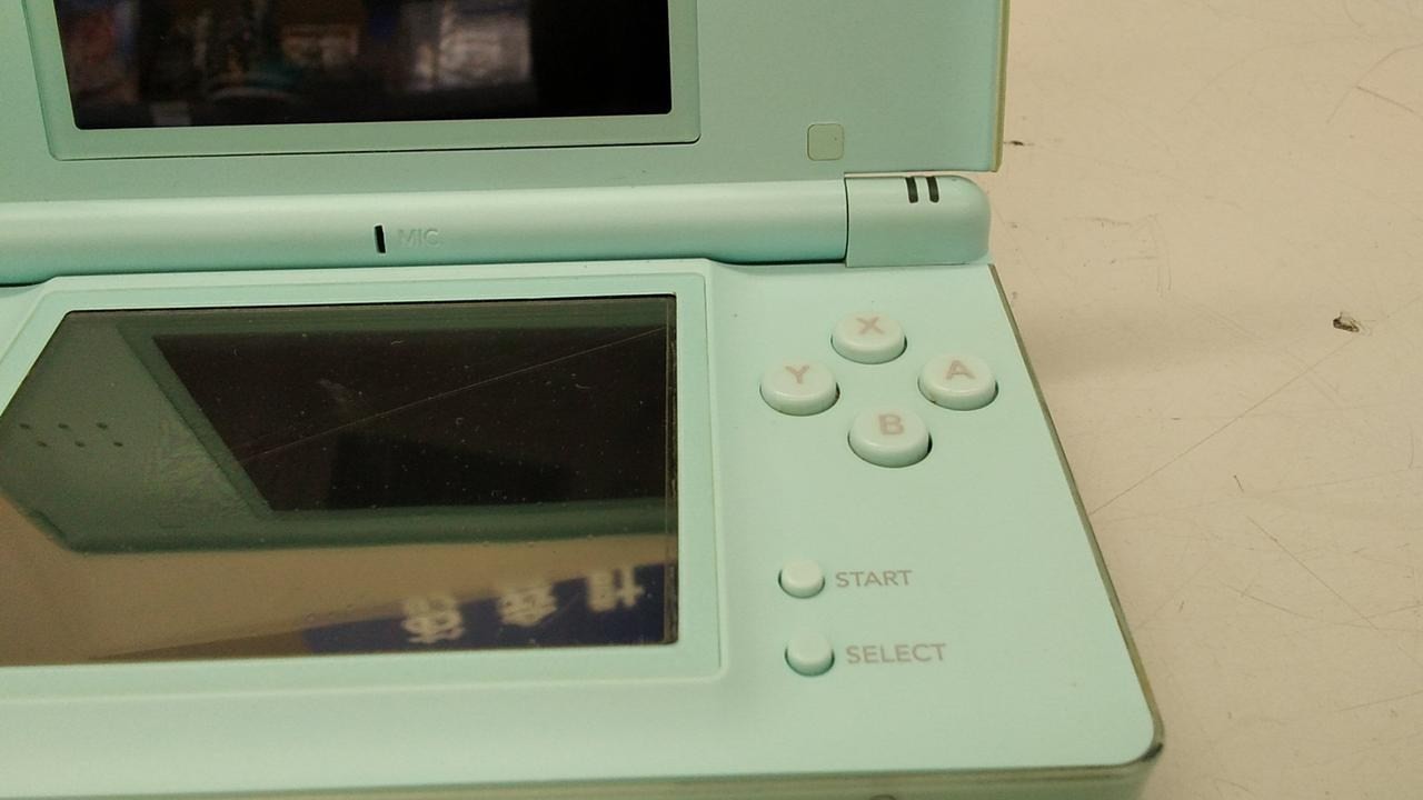 Nintendo DS Lite USG-001 Retro Gaming Console Portable Gaming System A2599