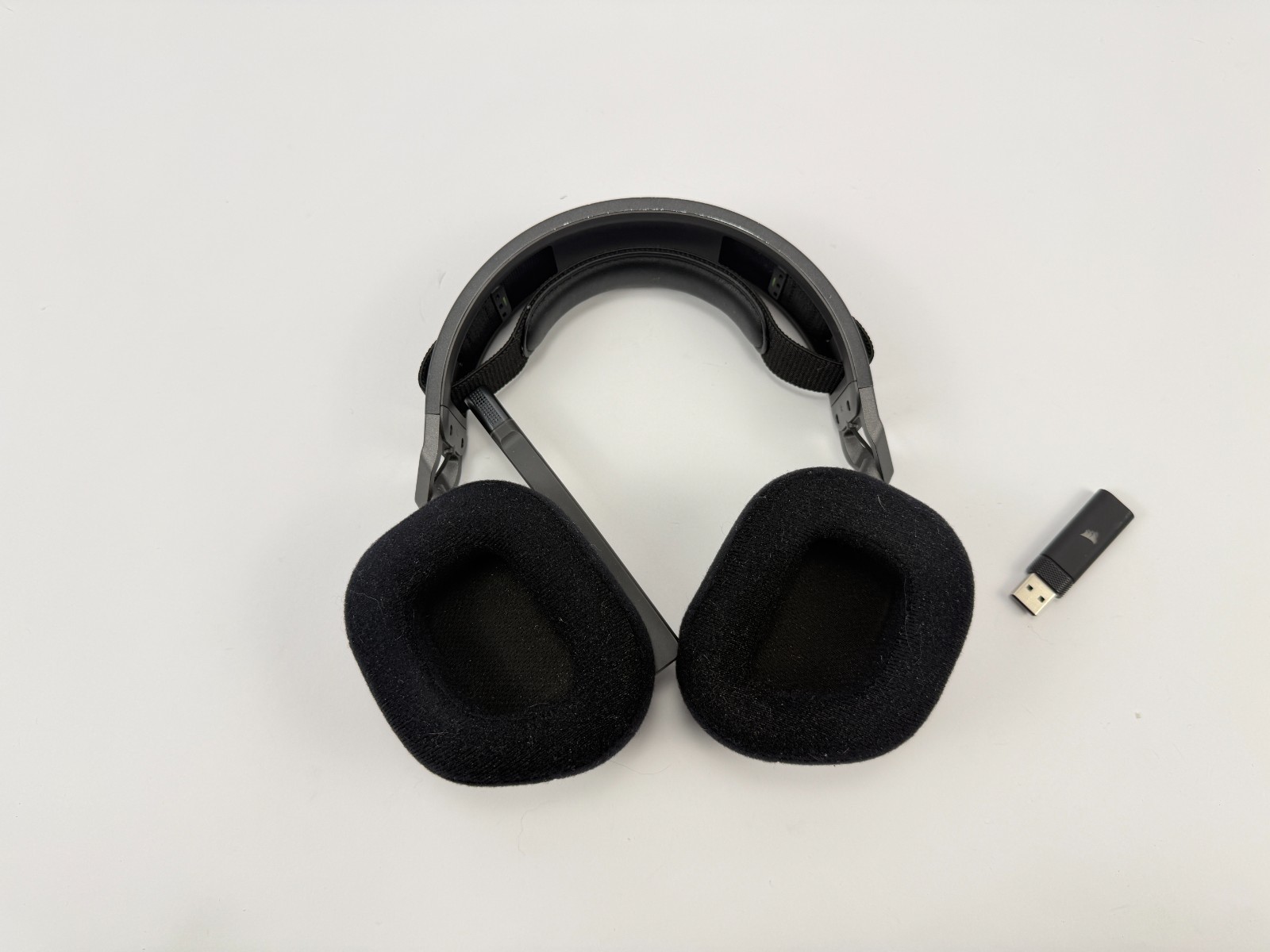 Corsair HS80 MAX Wireless Multiplatform Gaming Headset WITH DONGLE 🎧