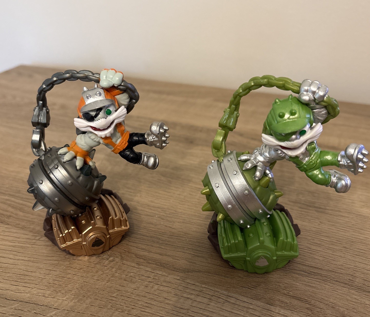 Lot of 4-Skylanders Superchargers Variant Steel Plated Smash Hit & Fiesta