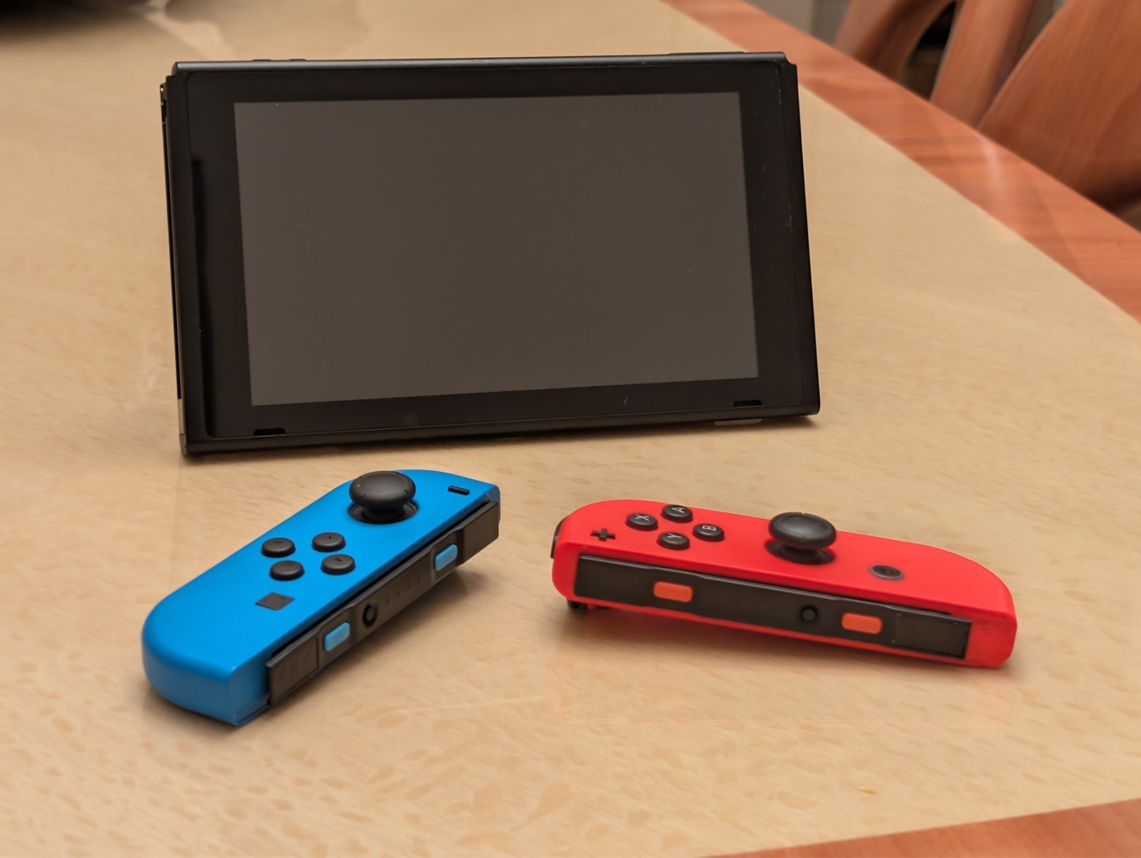 Nintendo Switch Console Neon Blue/Red + Animal Crossing + 32GB SD + Case