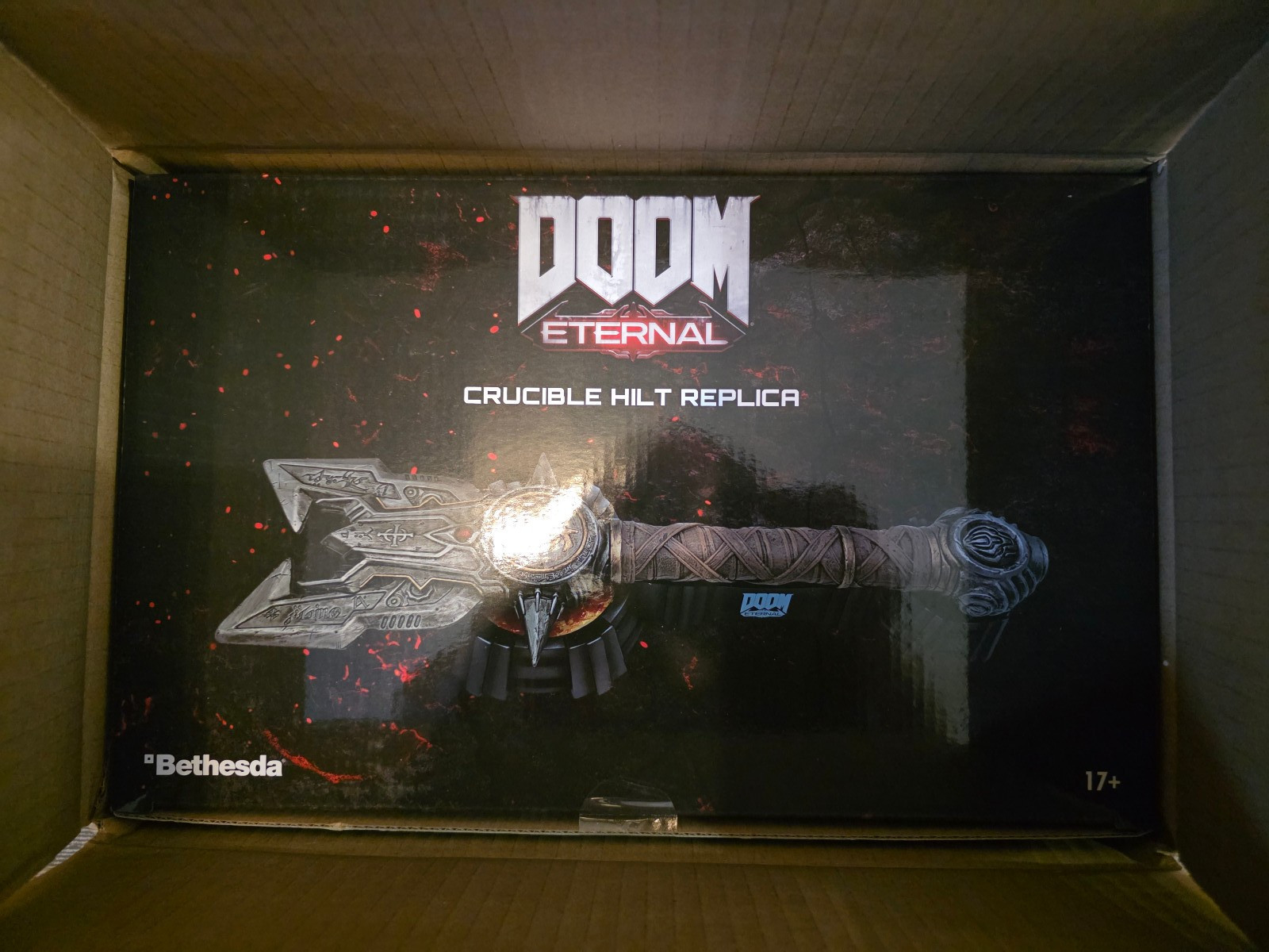 Doom Eternal Crucible Hilt Replica Statue Mark of the Slayer Figure + COA new