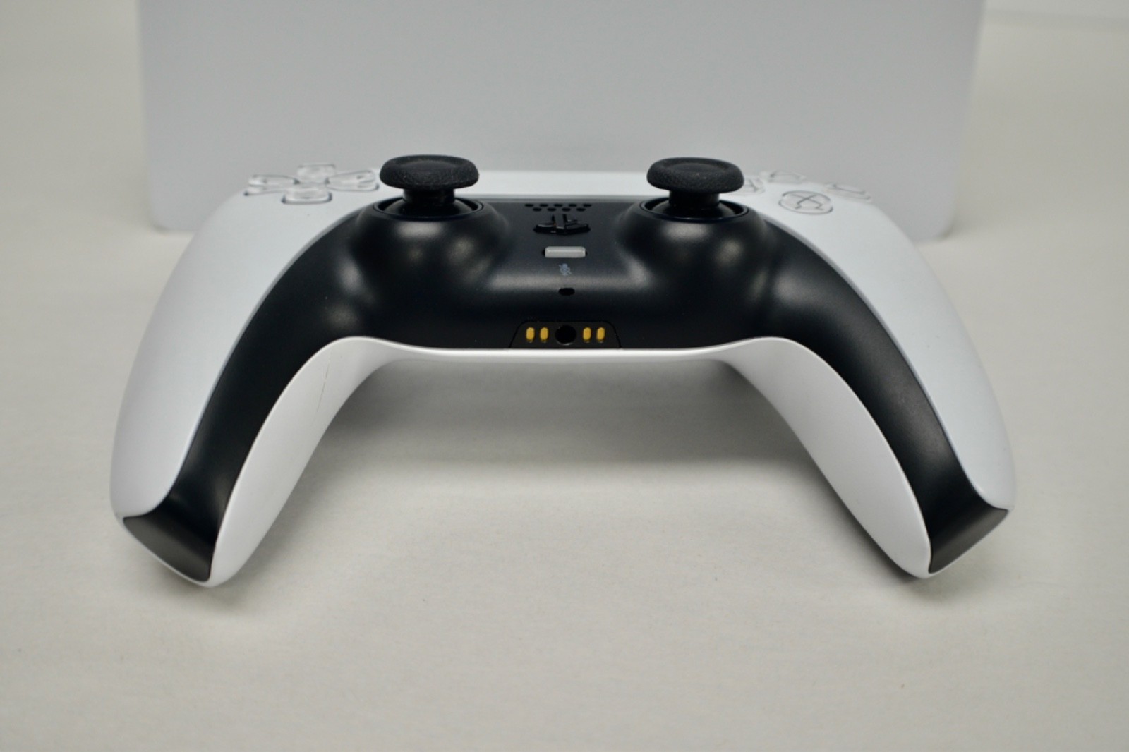 Sony PlayStation 5 Slim Blu-Ray Disk Edition 1TB Gaming Console – White CFI-2015