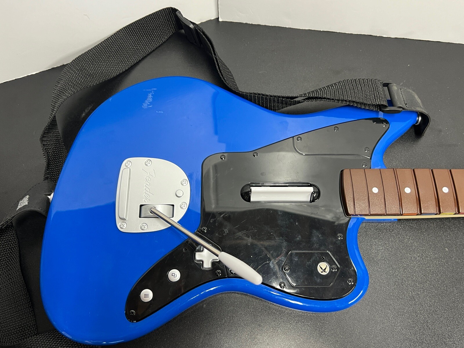 Fender Jaguar Wireless Blue Guitar Xbox One w/Strap – Lights up Untested