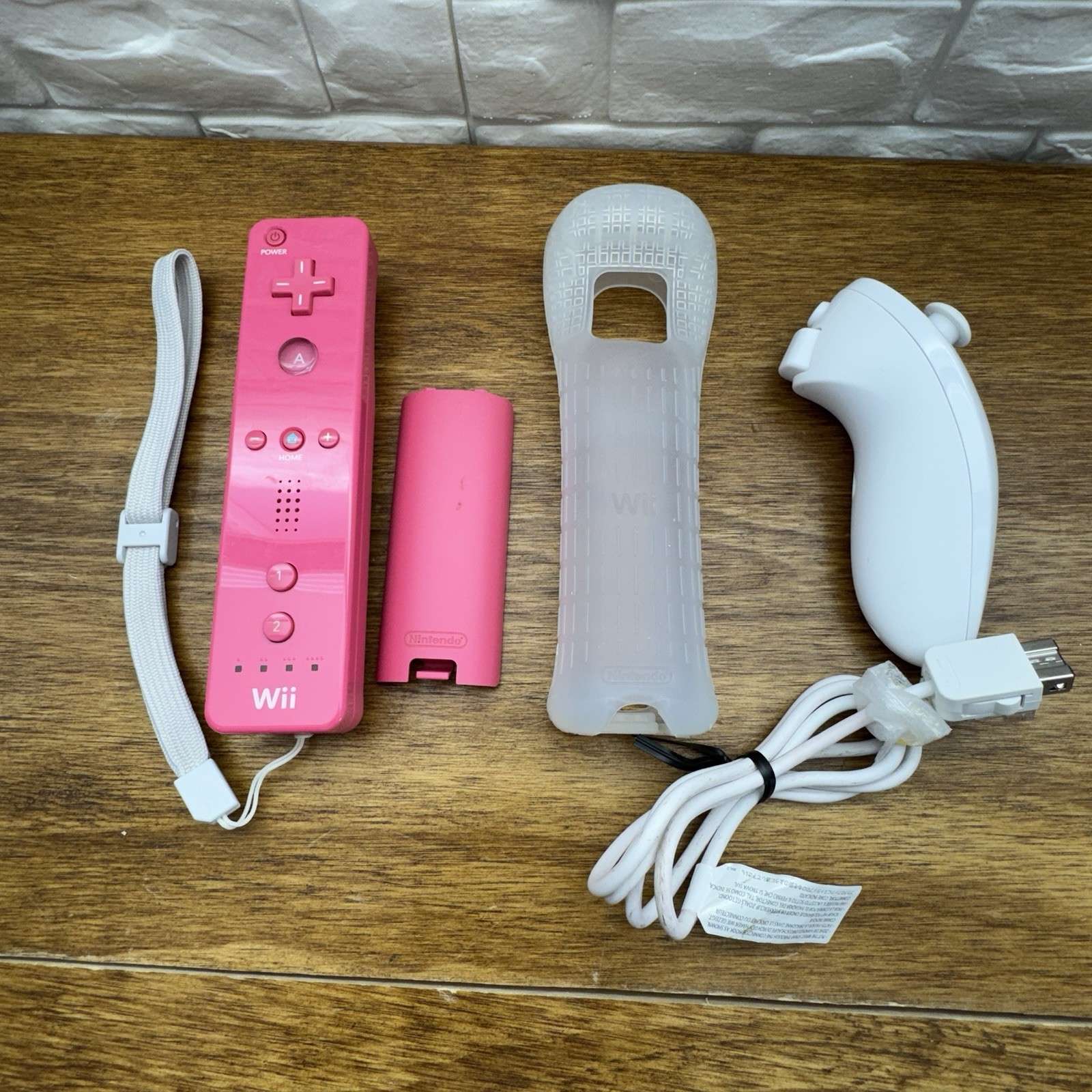 Official Pink Nintendo Wii Remote Wiimote Controller RVL-003 & Nunchuk RVL-004