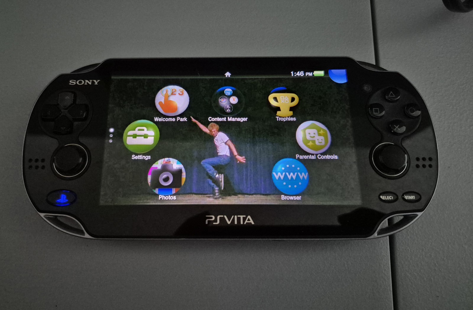 SONY PlayStation Vita PCH-1100 Crystal Black Wi-Fi 3G Wi-Fi Console & Game Lot