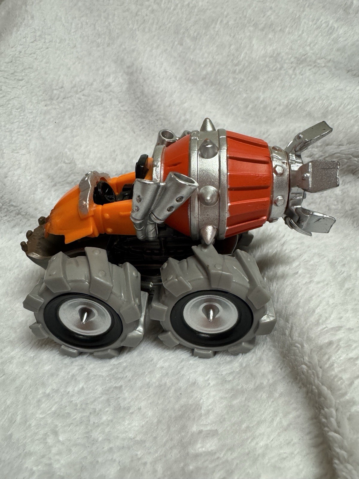 Skylanders Superchargers Shield Striker Vehicle Figure, thump truck, Sea Shadow