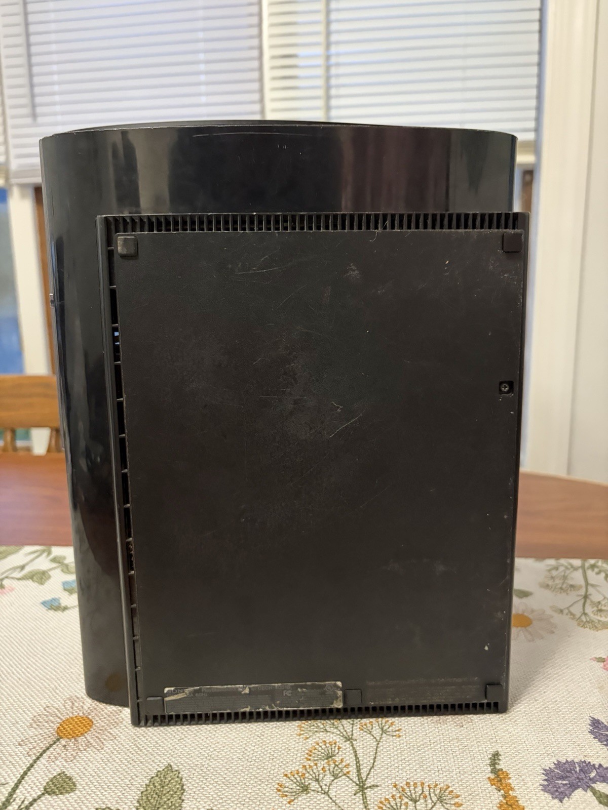 Sony PlayStation 3 Super Slim 250GB Bundle – CECH-4001B – Cosmetically Flawed