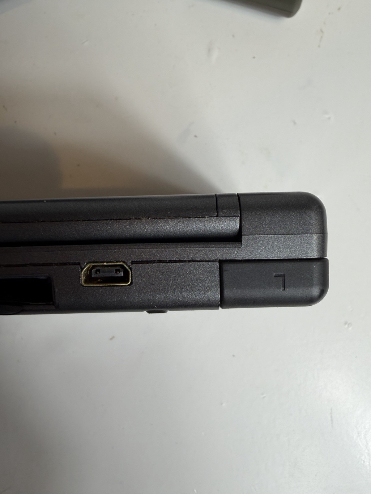 Used Nintendo DS Lite Handheld Console w/ charger READ DESC