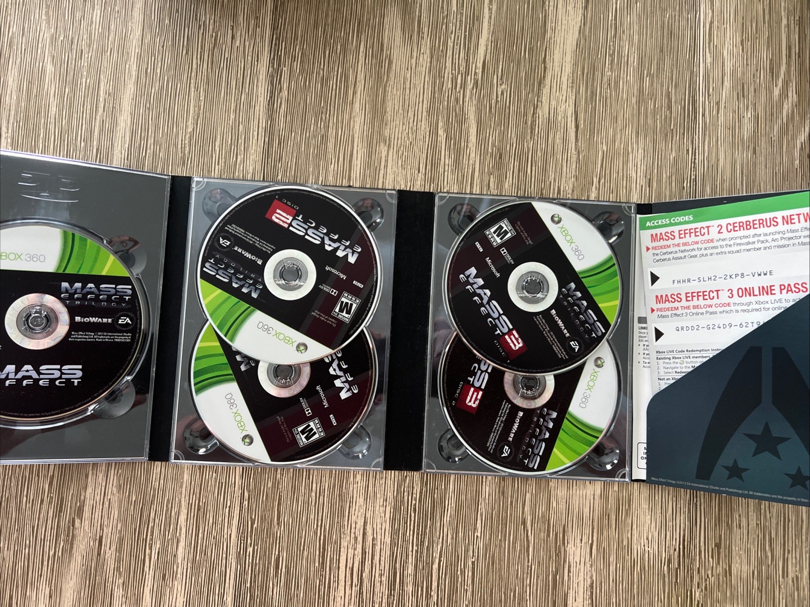 Mass Effect Trilogy (Microsoft Xbox 360, 2012) 5 Disc Set Complete W/ Slipcover