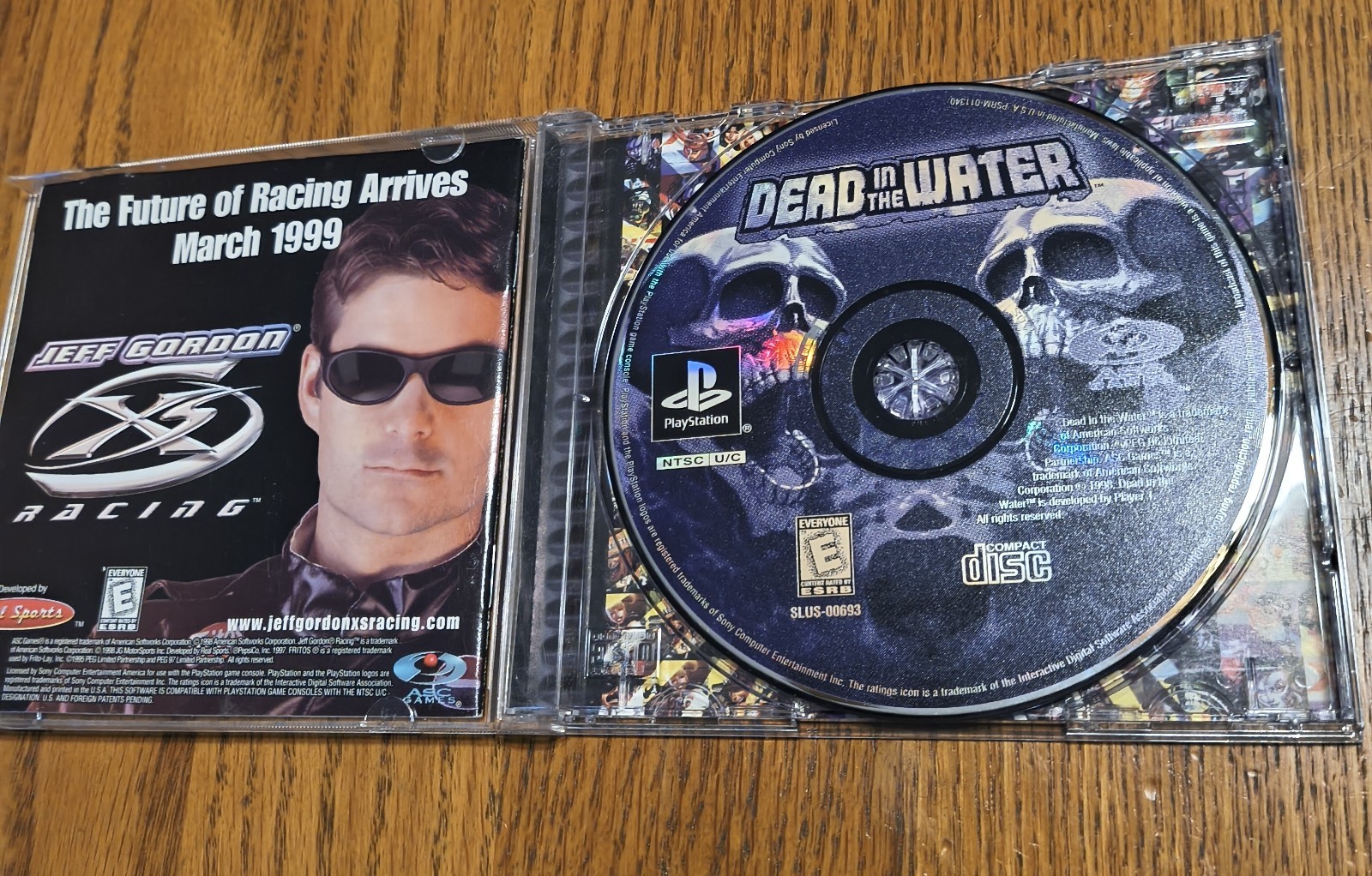 Dead in the Water PS1 PlayStation 1, 1999 Complete CiB w/ (Damaged) Manual