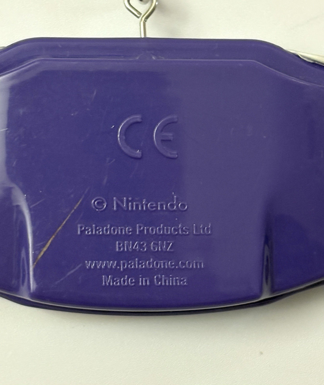 Nintendo Game Boy Advance GBA Mini Clip Keychain Purple Indigo Paladone VTG Toy