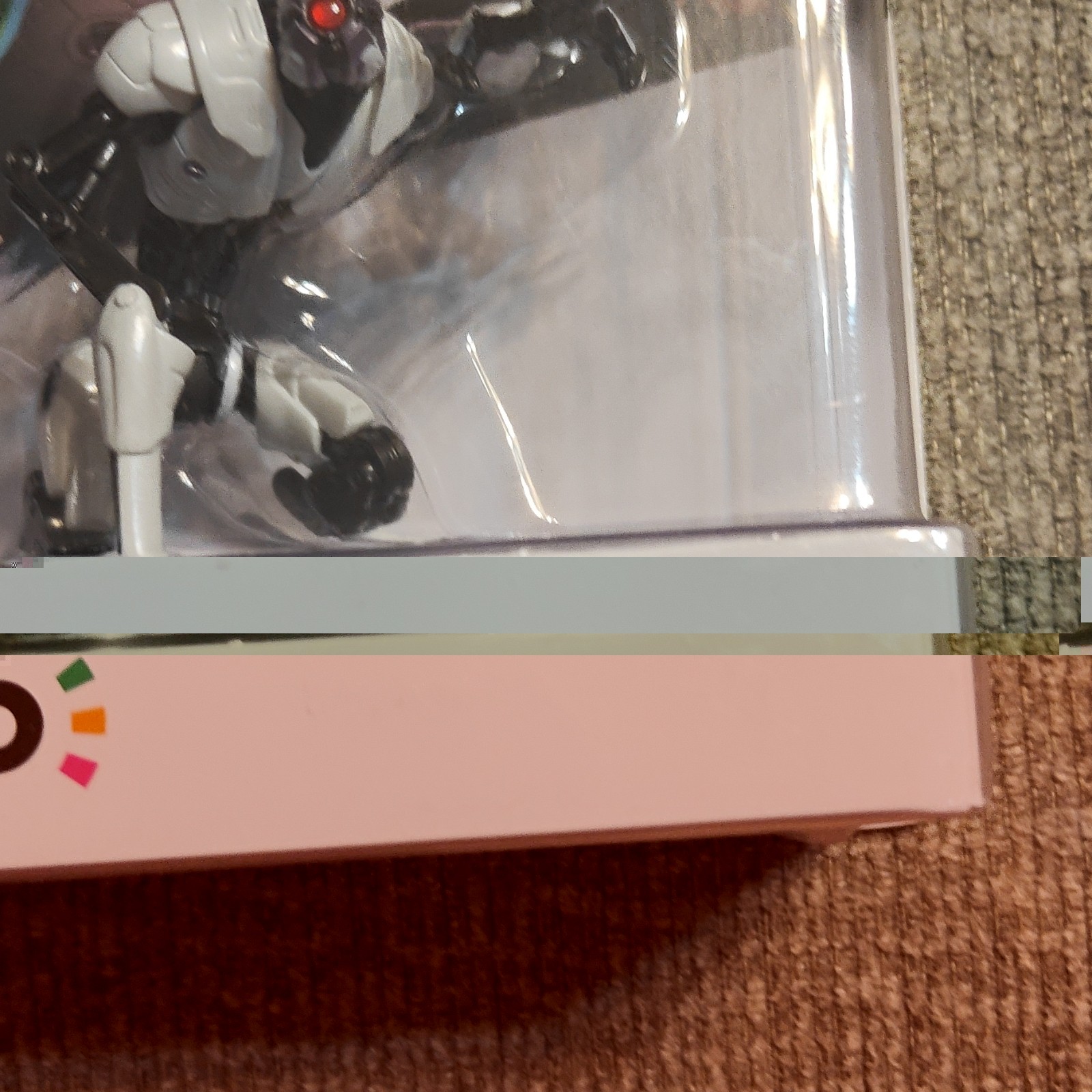 Nintendo amiibo Metroid Dread Samus & E.M.M.I. 2-Pack Figures