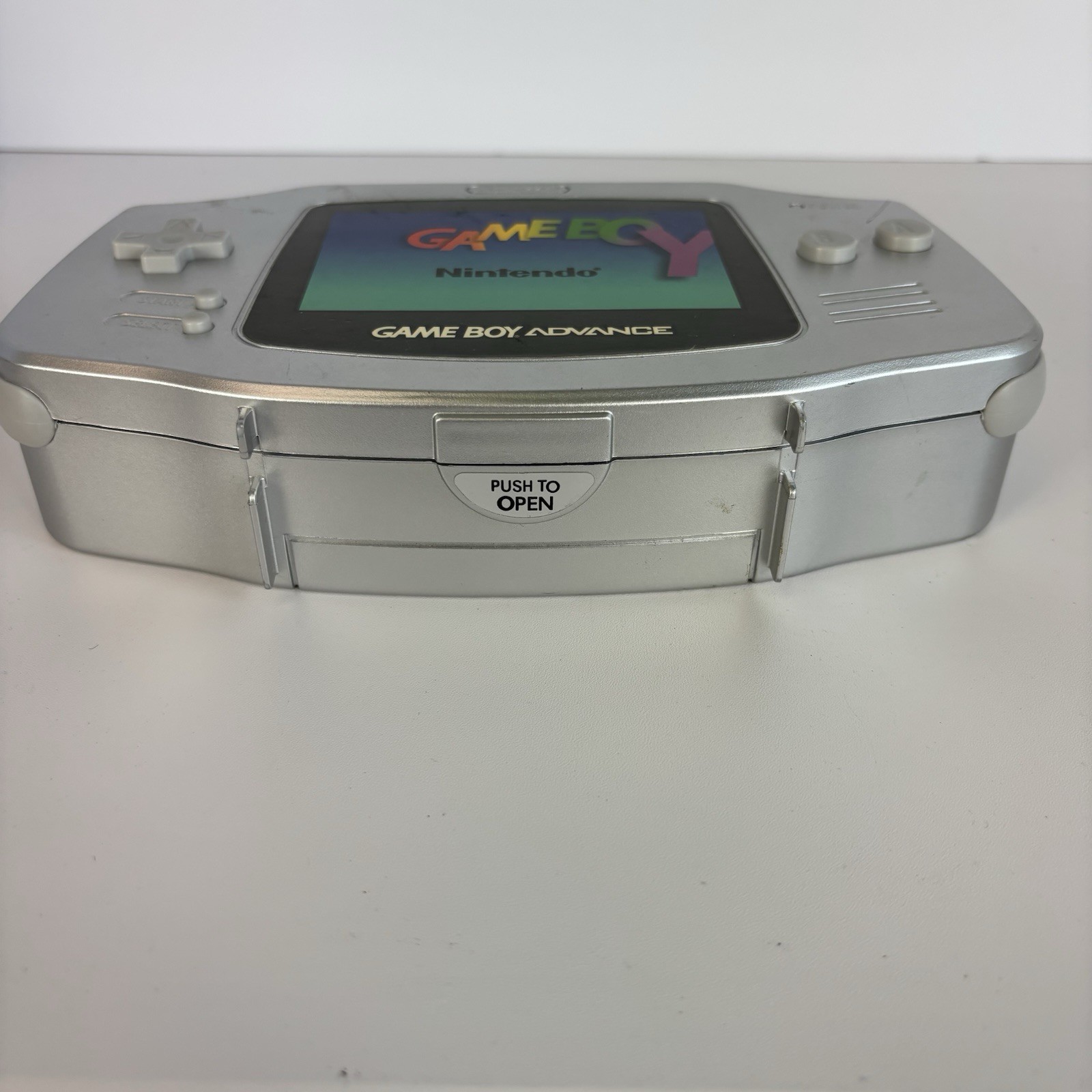 Nintendo Game Boy Advance Hard Shell Carrying Case Silver/ Gray 2002