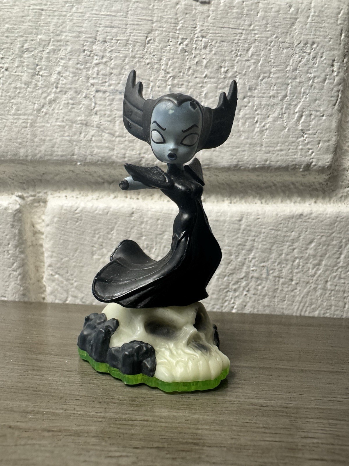 Skylanders Spyro’s Adventure Hex Figure Series 1 *Read description*