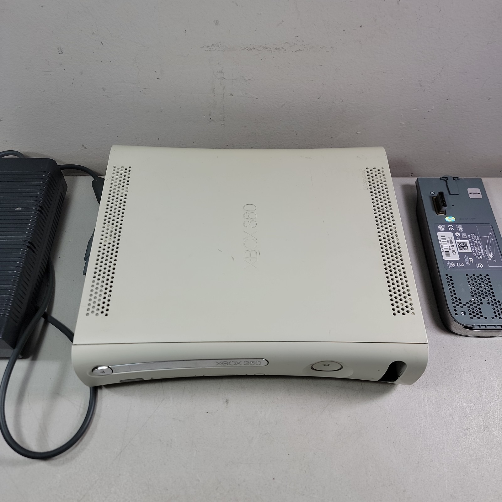 X-BOX 360 CONSOLE (UNTESTED, AS IS, PART OR REPAIR)